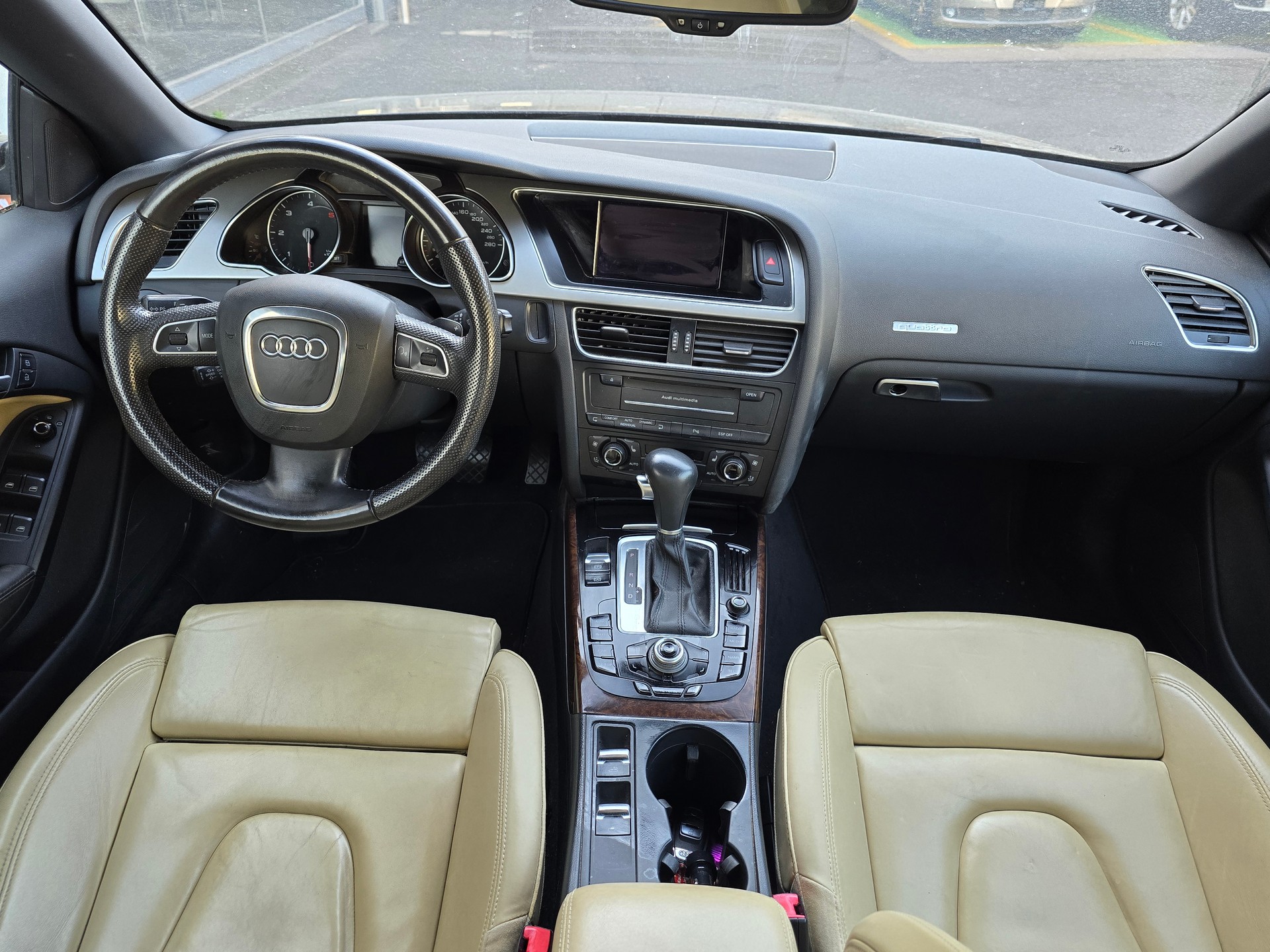 AUDI A5 Cabriolet 3.0 TDI quattro S-tronic-image-3