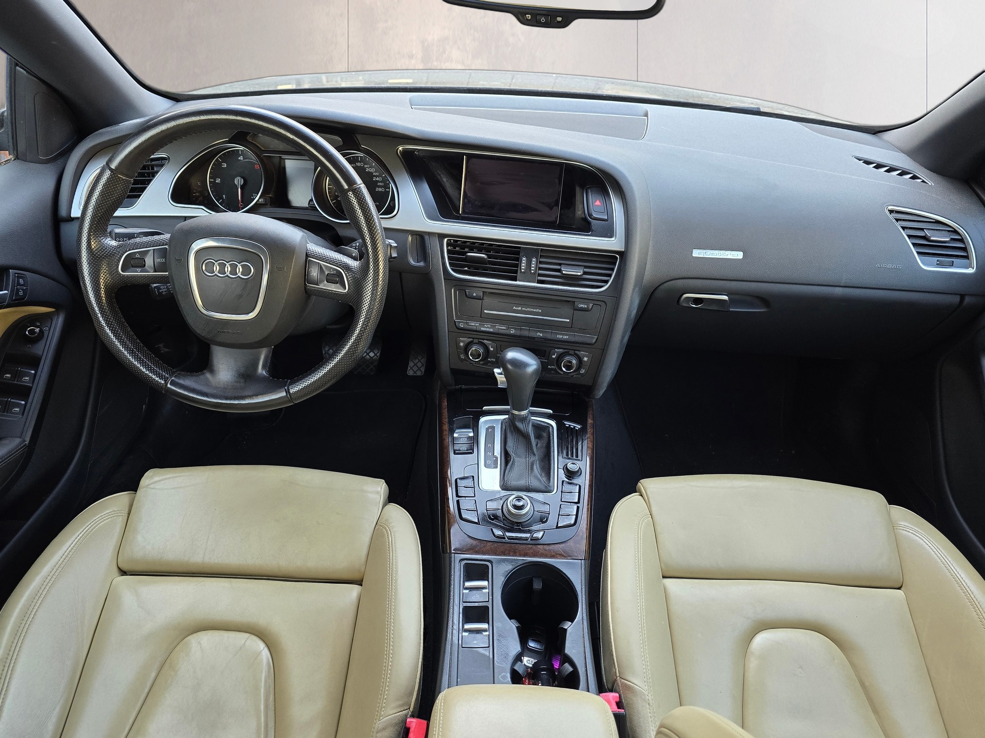 AUDI A5 Cabriolet 3.0 TDI quattro S-tronic-image-2