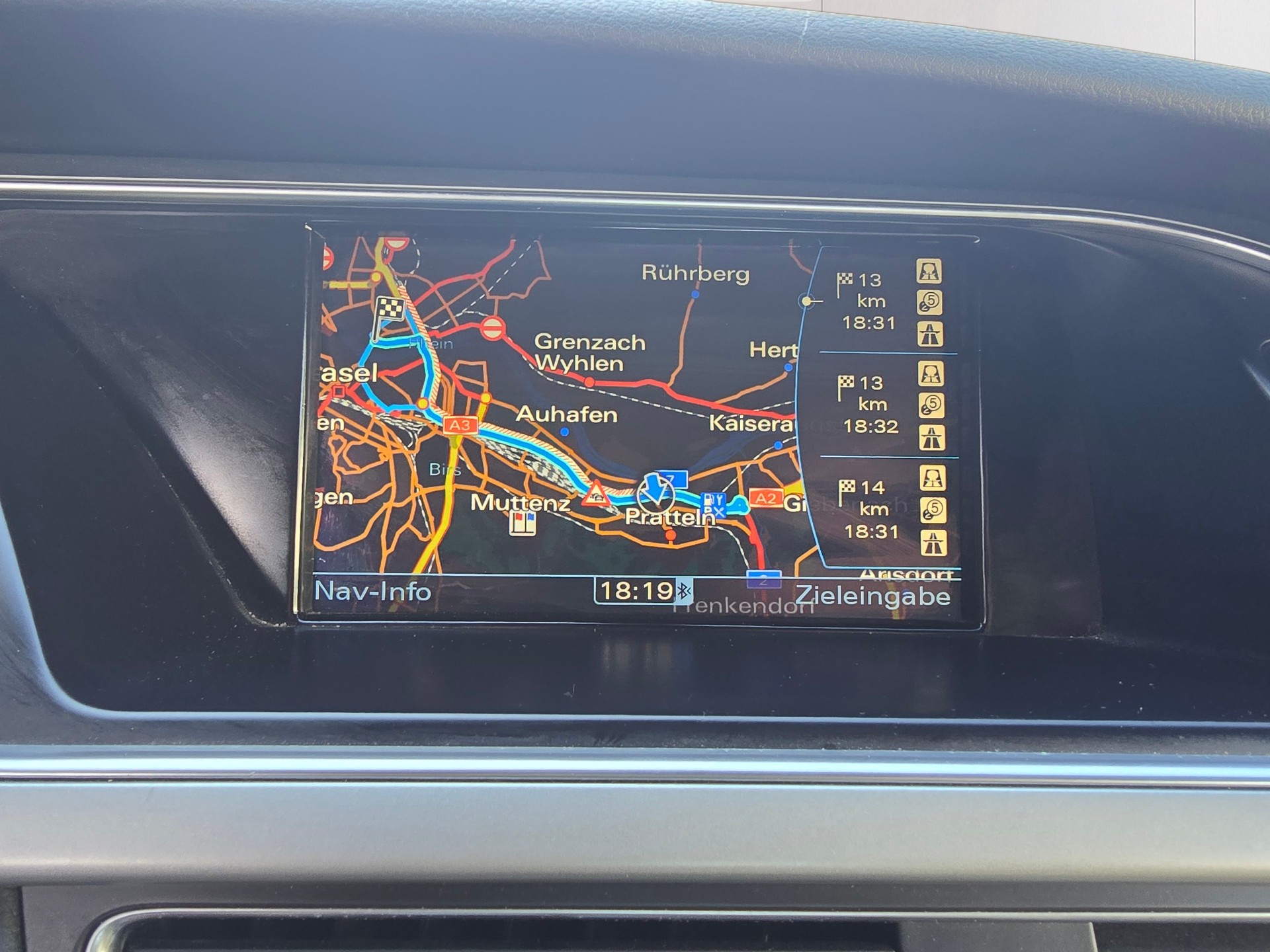 AUDI A5 Cabriolet 3.0 TDI quattro S-tronic-image-9