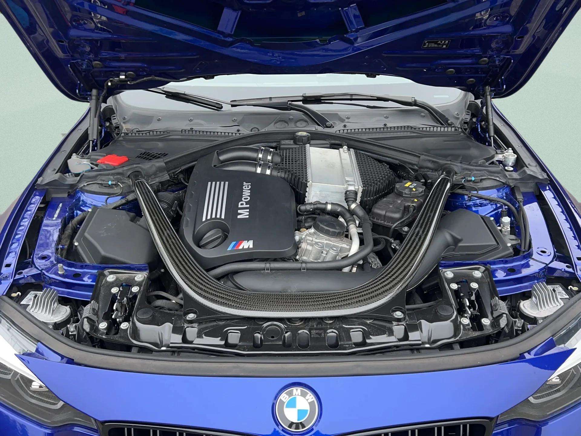 BMW M4 Coupé Competition DKG-image-10