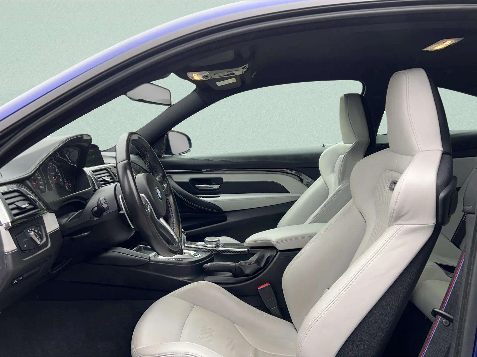 BMW M4 Coupé Competition DKG-image-11