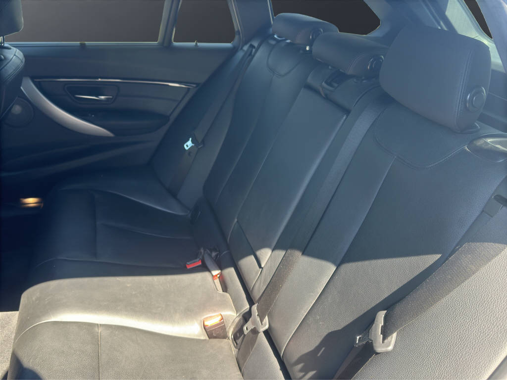 BMW 320d xDrive SAG Touring M-Sport Shadow-image-9