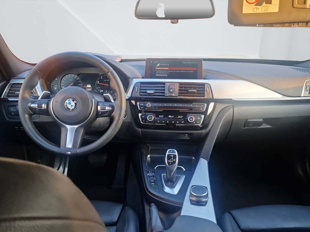 BMW 320d xDrive SAG Touring M-Sport Shadow-image-10