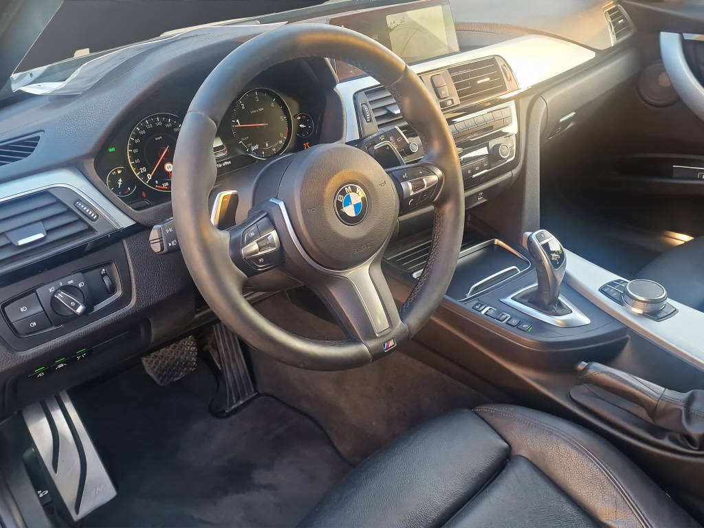BMW 320d xDrive SAG Touring M-Sport Shadow-image-8