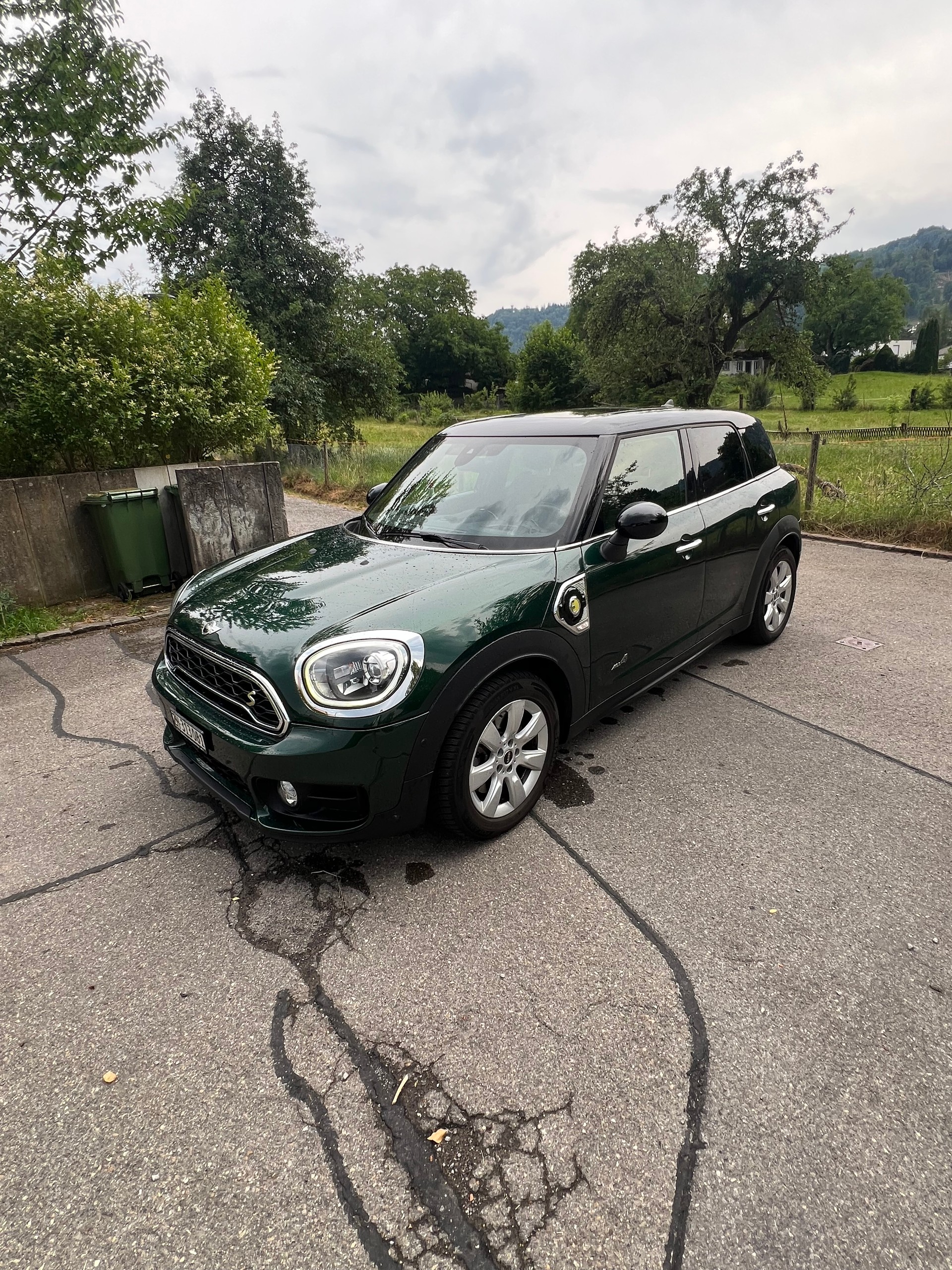 MINI 1.5i Cooper S E ALL4-image-0