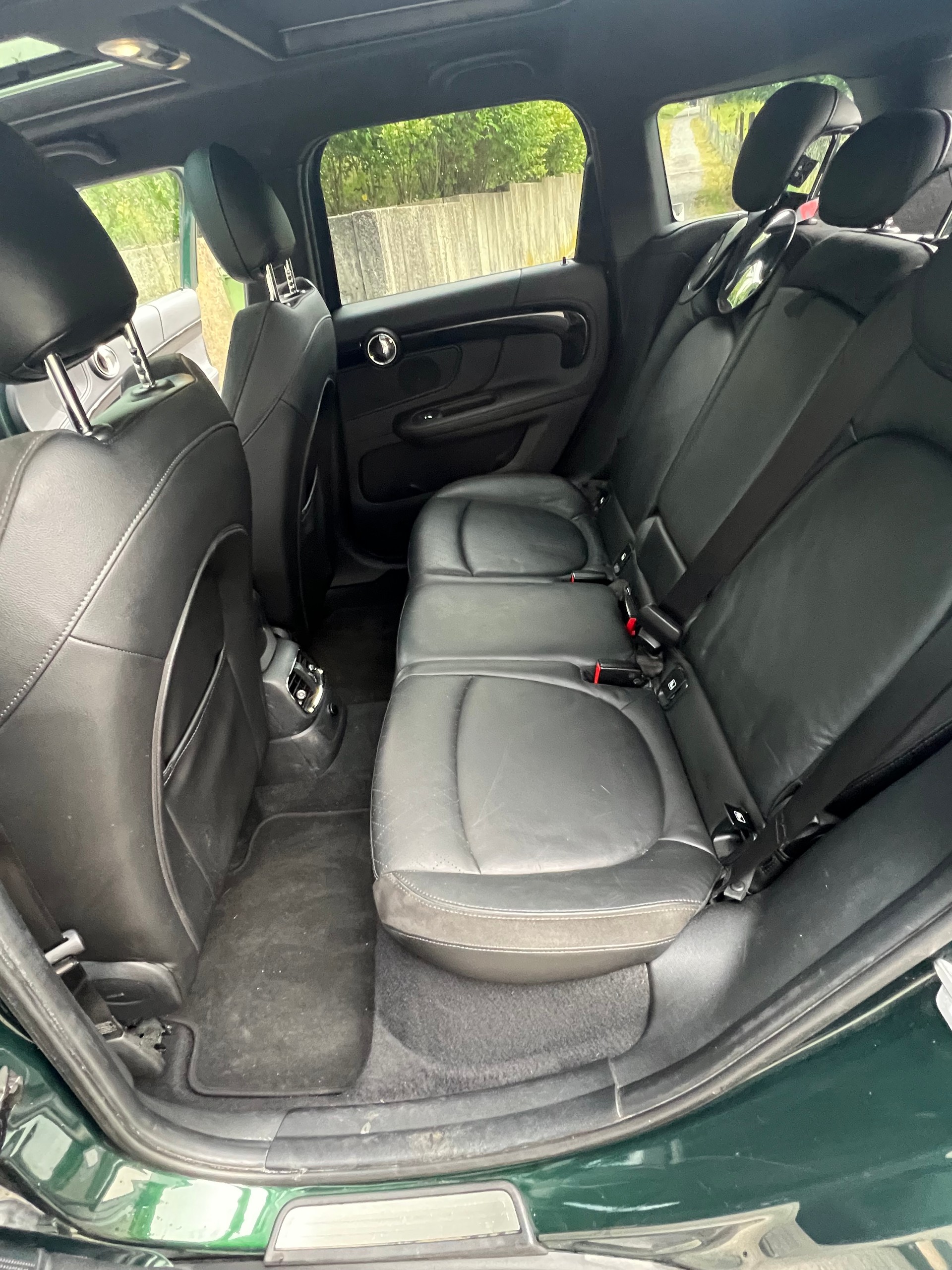 MINI 1.5i Cooper S E ALL4-image-4