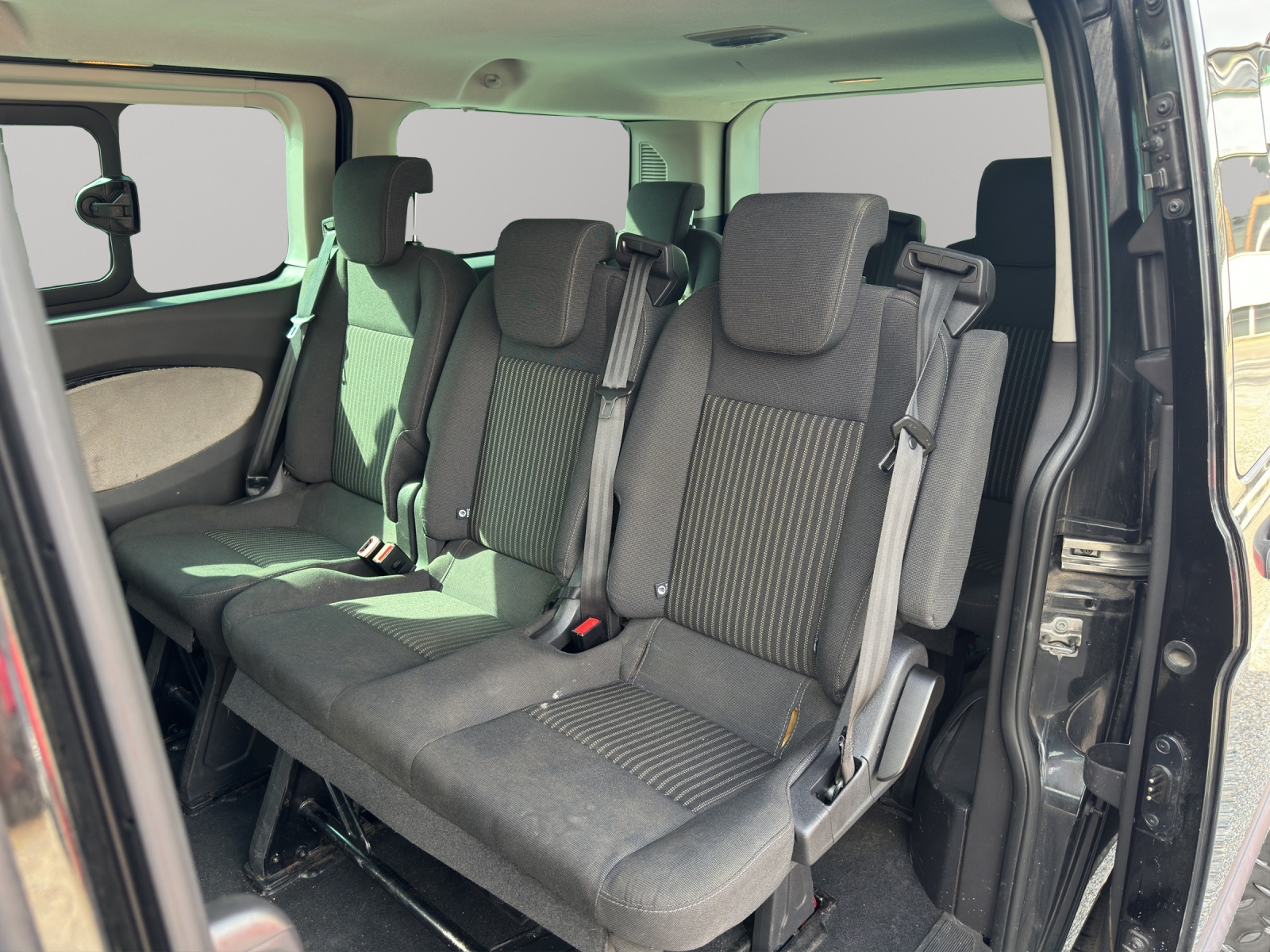 FORD Tourneo Custom 300 L1H1 Limited-image-16
