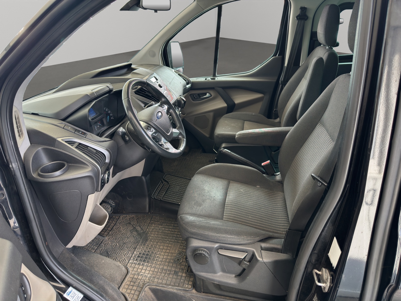FORD Tourneo Custom 300 L1H1 Limited-image-8