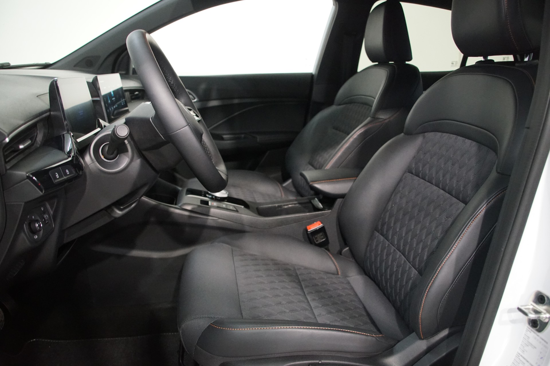 MG 3 1.5 Hybrid Luxury Aut. **Swiss-Edition**-image-11