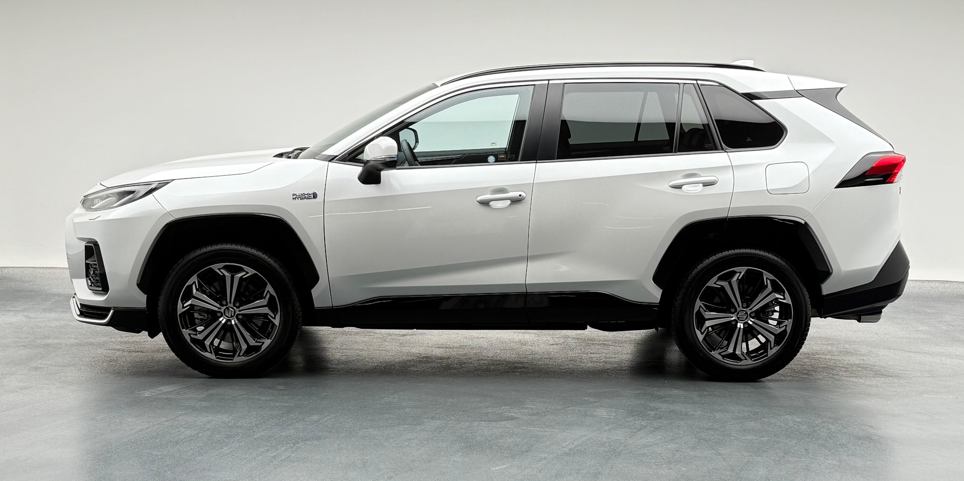 SUZUKI Across 2.5 PHEV Compact Top 4x4-image-3