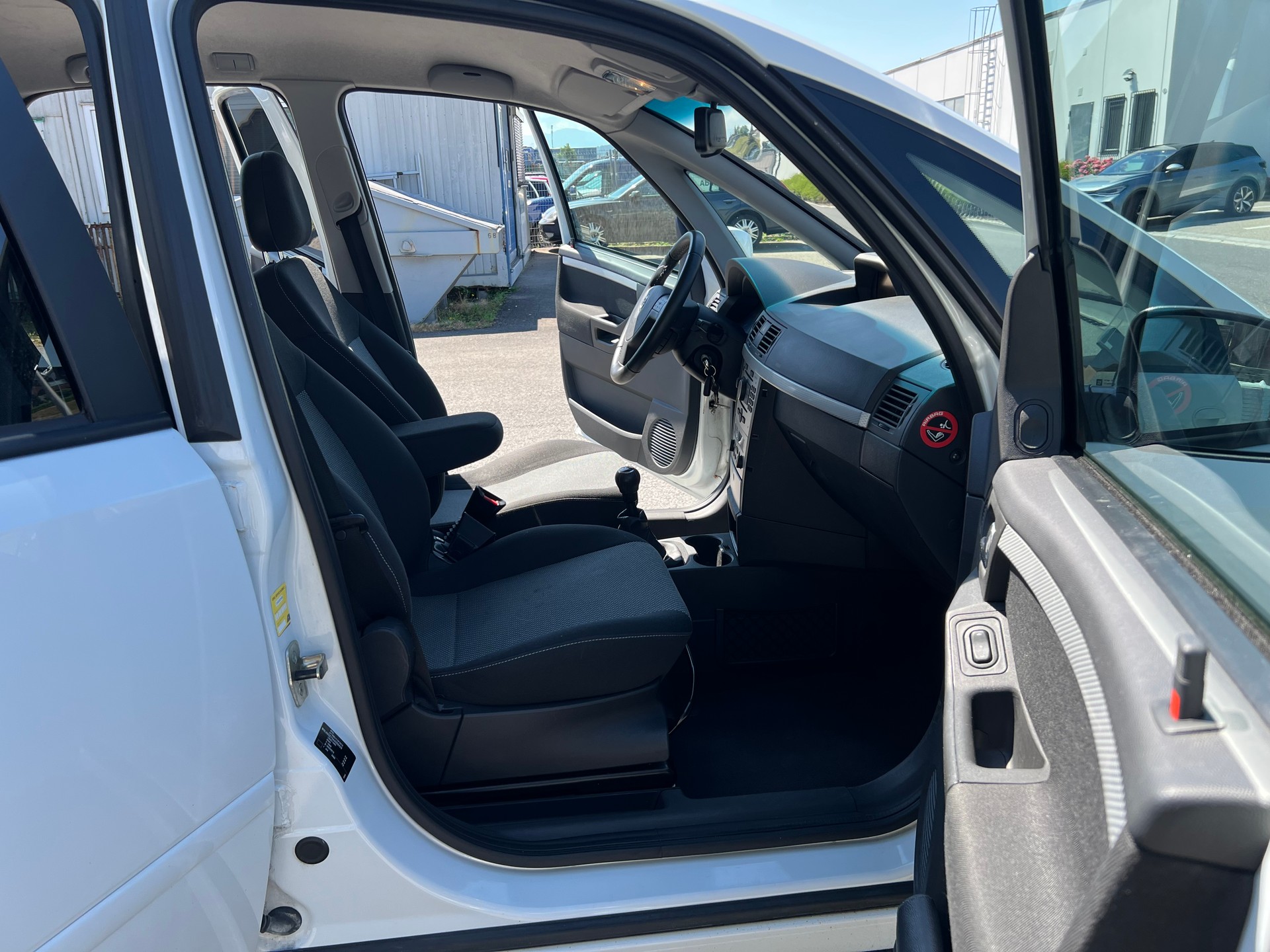 OPEL Meriva 1.6i-16 TP Cosmo-image-8