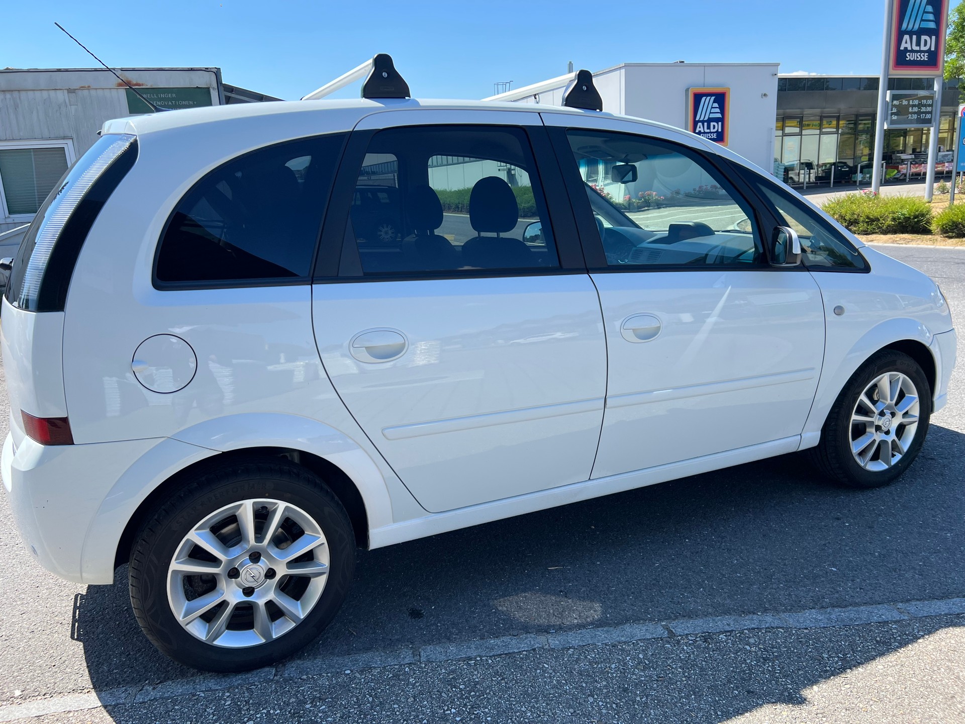 OPEL Meriva 1.6i-16 TP Cosmo-image-4