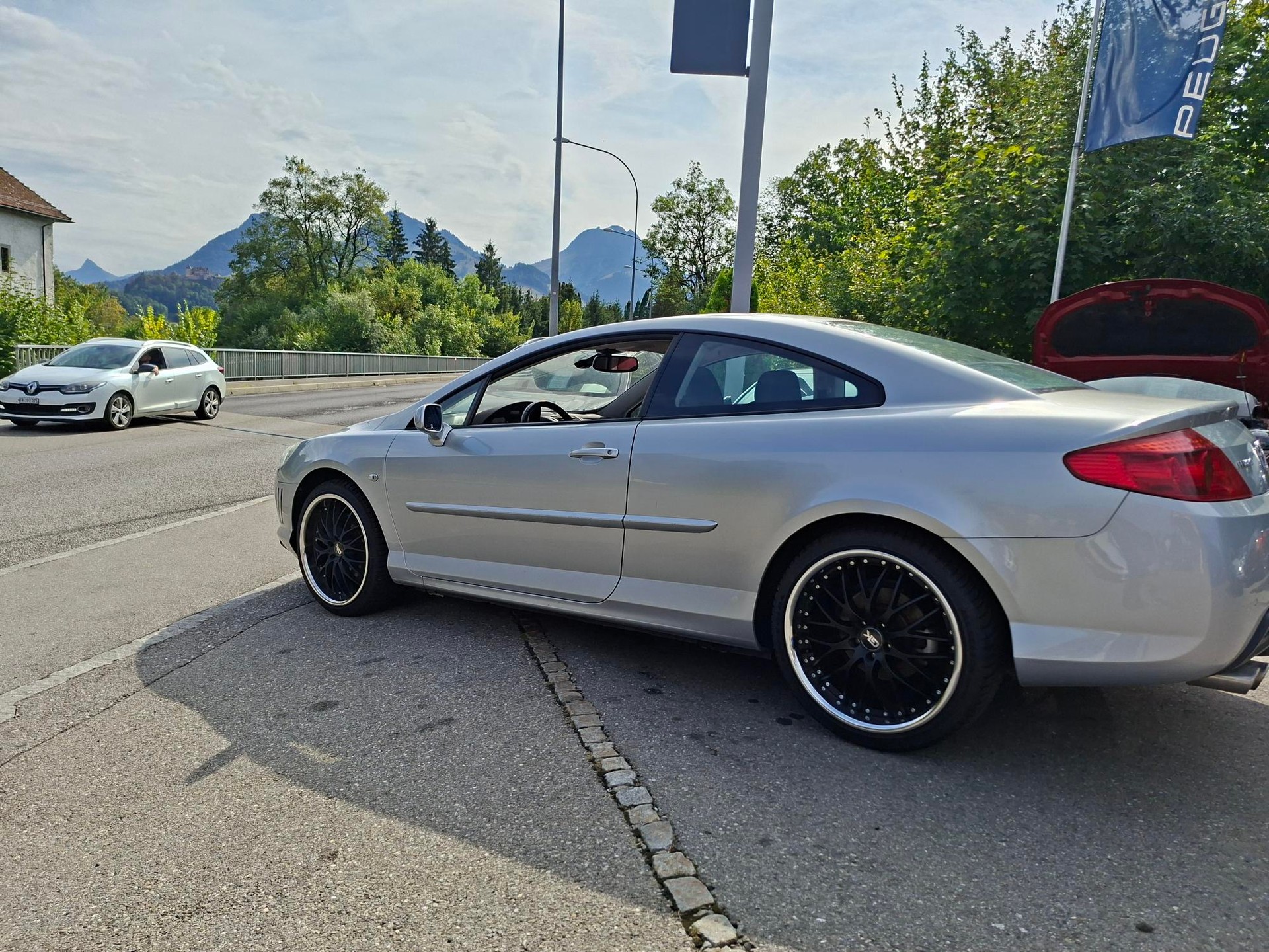 PEUGEOT 407-image-1