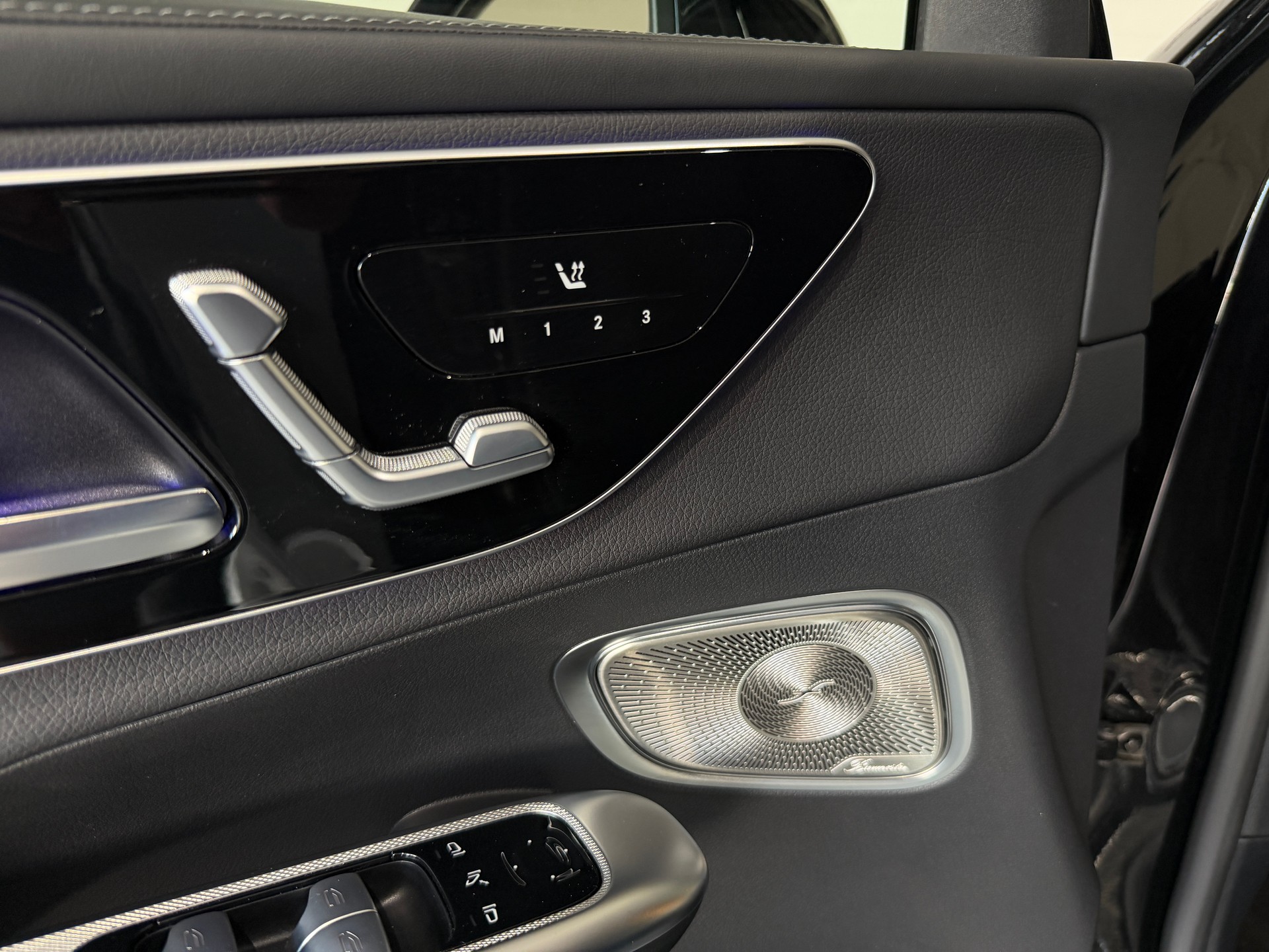 MERCEDES-BENZ GLC 400 e AMG Line 4Matic 9G-Tronic (CH) AHK 2000KG-image-16