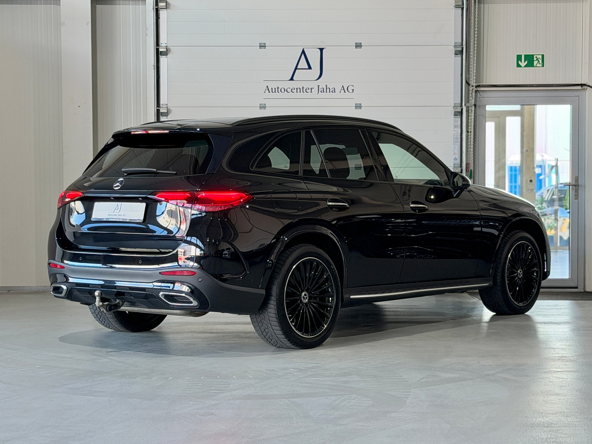 MERCEDES-BENZ GLC 400 e AMG Line 4Matic 9G-Tronic (CH) AHK 2000KG-image-6