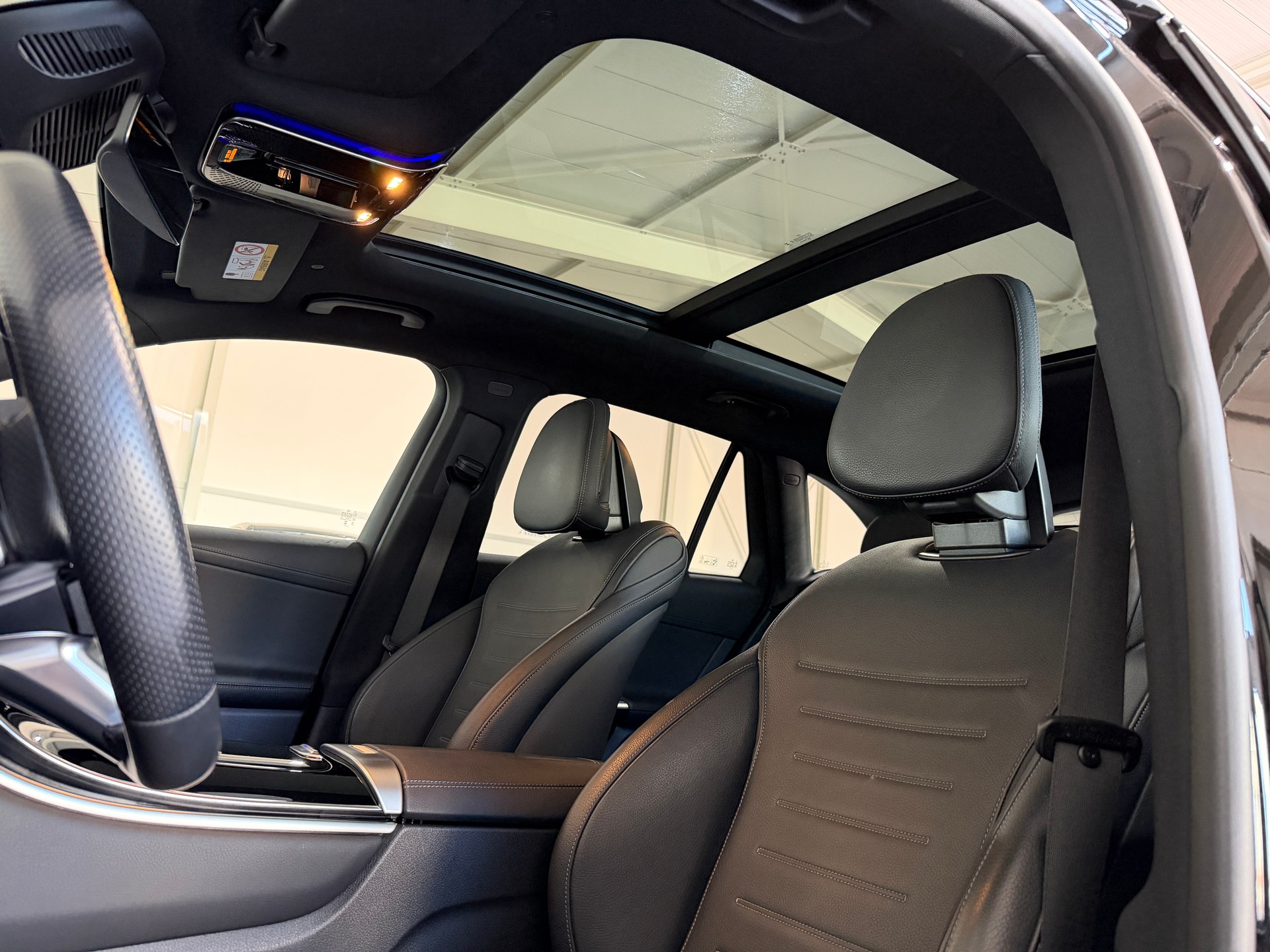 MERCEDES-BENZ GLC 400 e AMG Line 4Matic 9G-Tronic (CH) AHK 2000KG-image-17