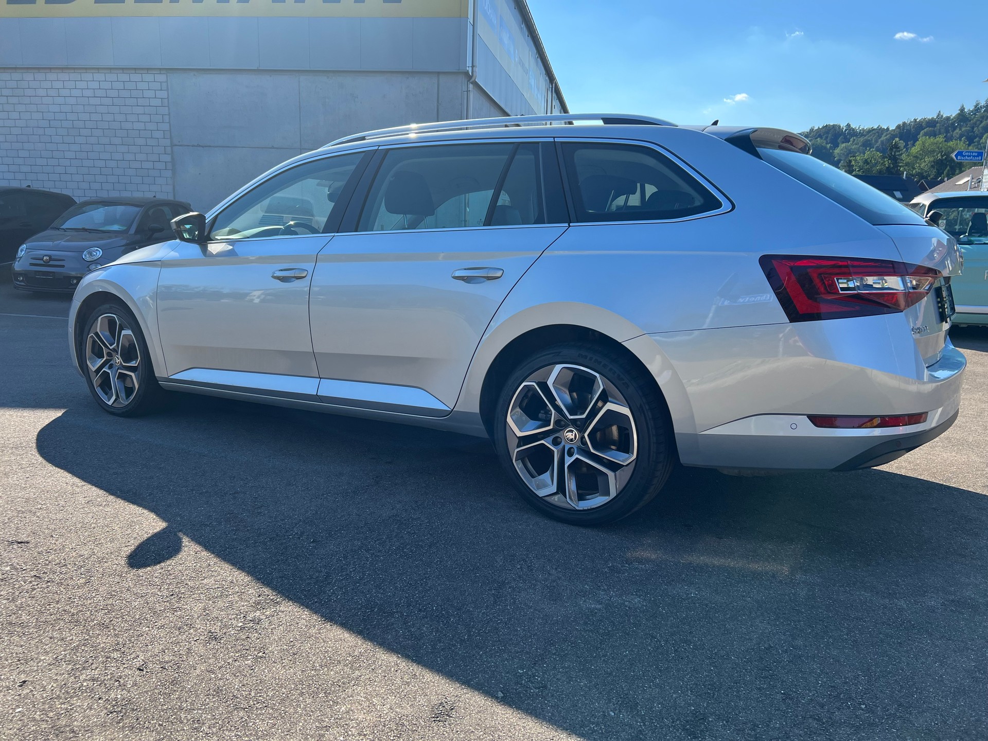 SKODA Superb Combi 2.0 TDi Style 4x4 DSG-image-16