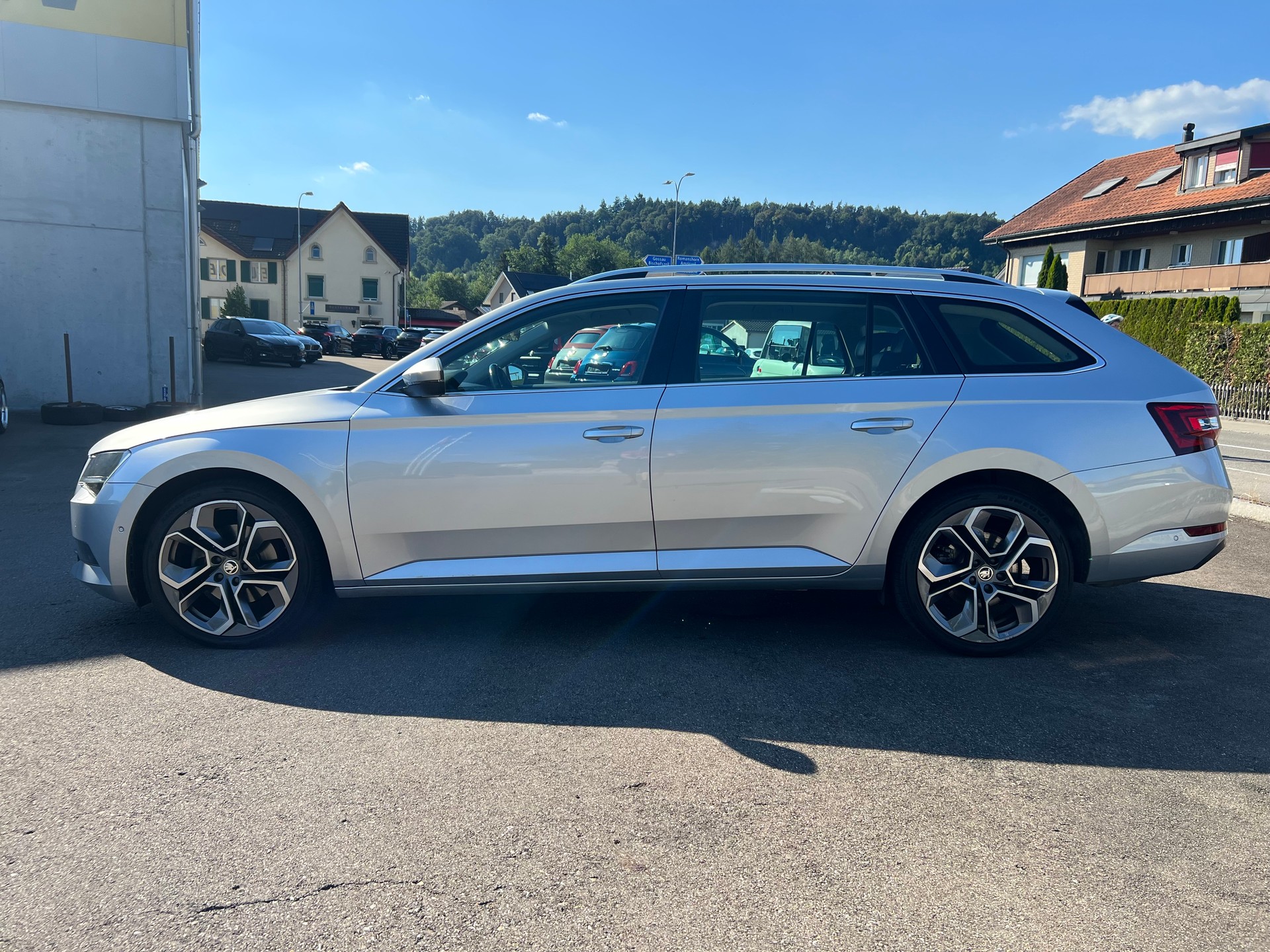 SKODA Superb Combi 2.0 TDi Style 4x4 DSG-image-17