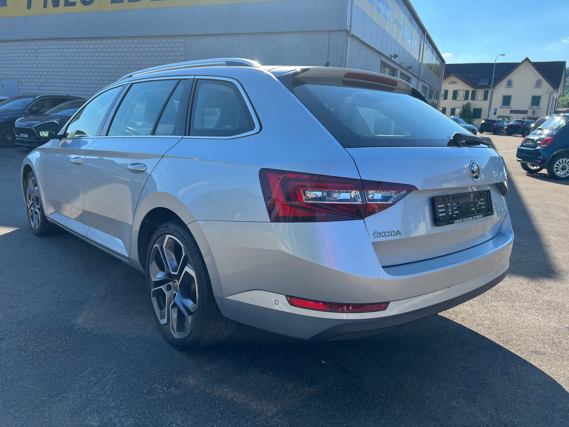 SKODA Superb Combi 2.0 TDi Style 4x4 DSG-image-15