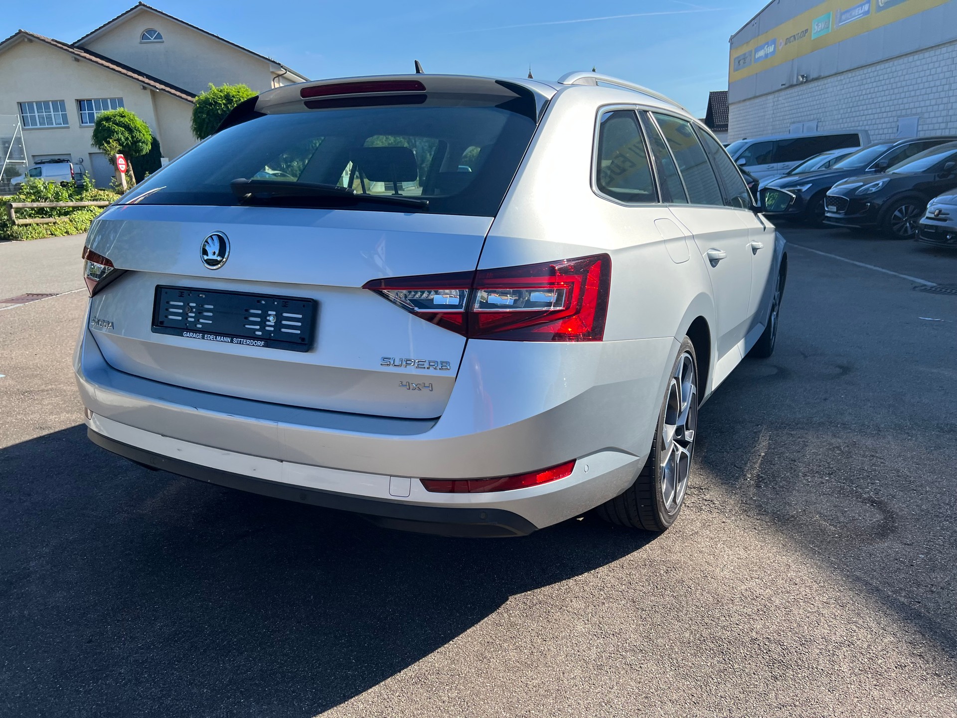 SKODA Superb Combi 2.0 TDi Style 4x4 DSG-image-12