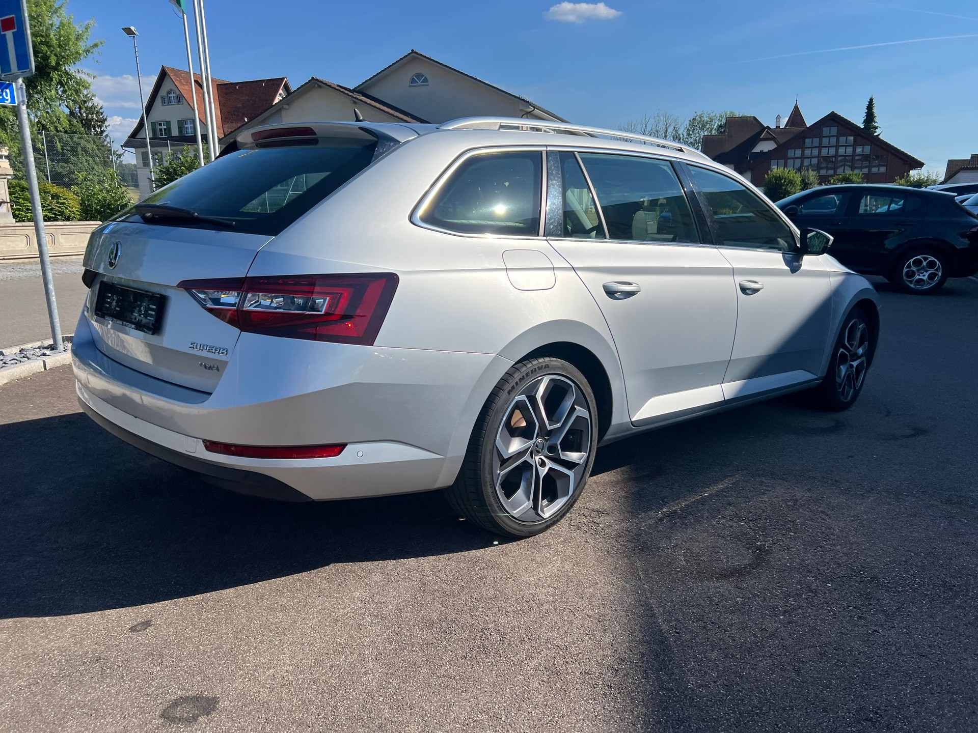 SKODA Superb Combi 2.0 TDi Style 4x4 DSG-image-11