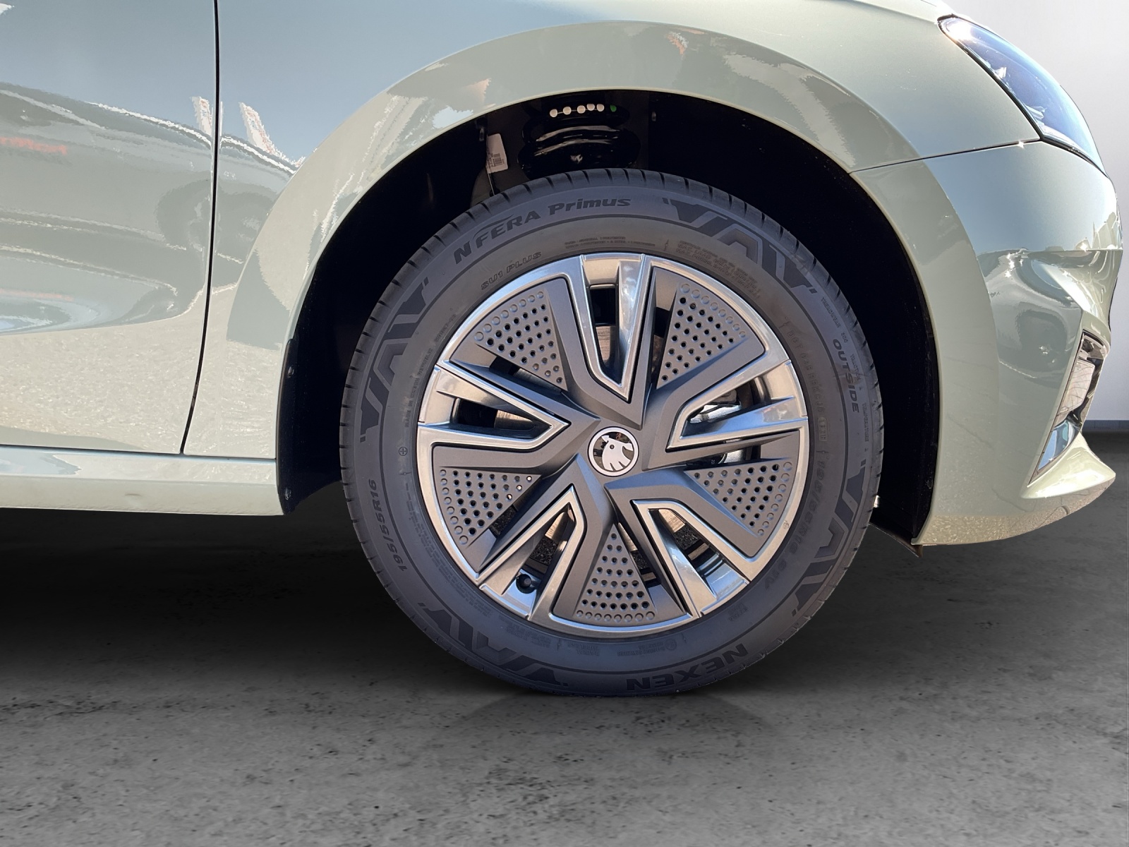 SKODA Fabia 1.0 TSI Dynamic DSG-image-12