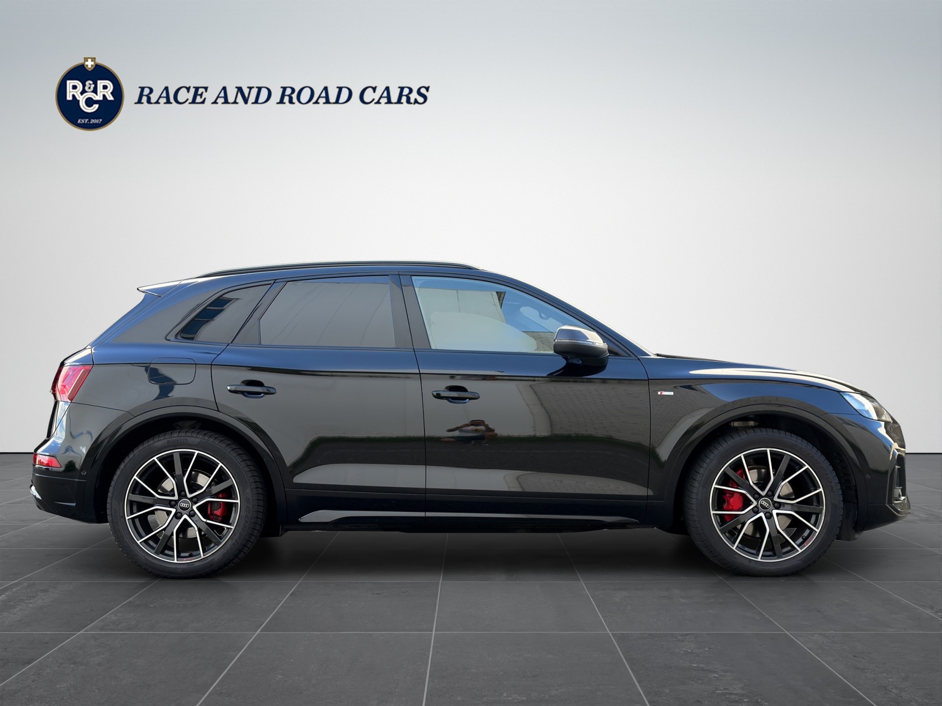 AUDI Q5 2.0 40 TDI - S Line - quattro *Black Edition*-image-3