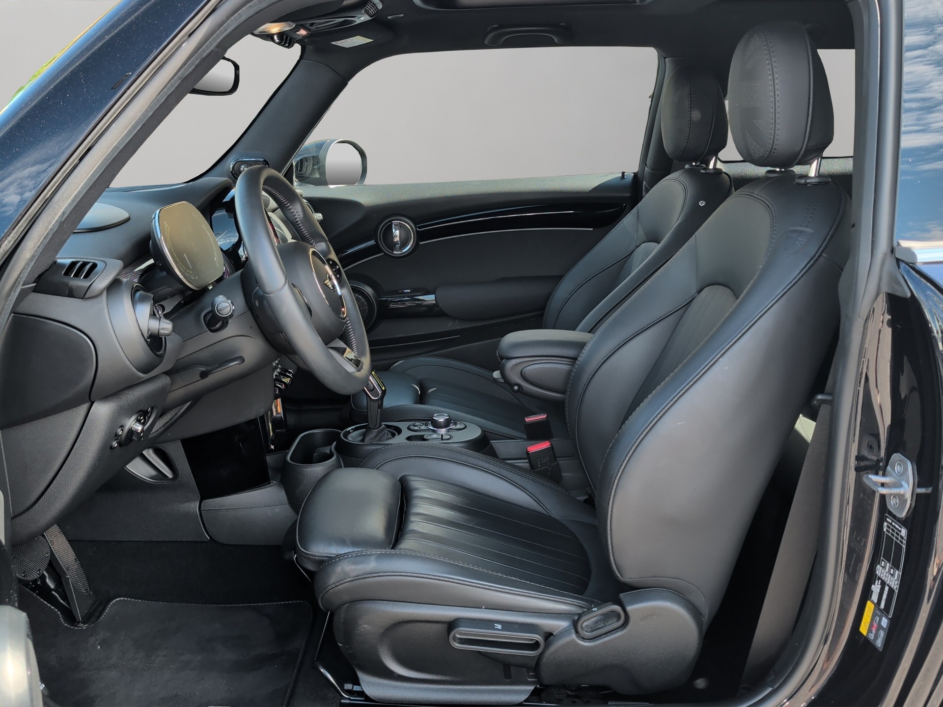 MINI Cooper SE-image-11