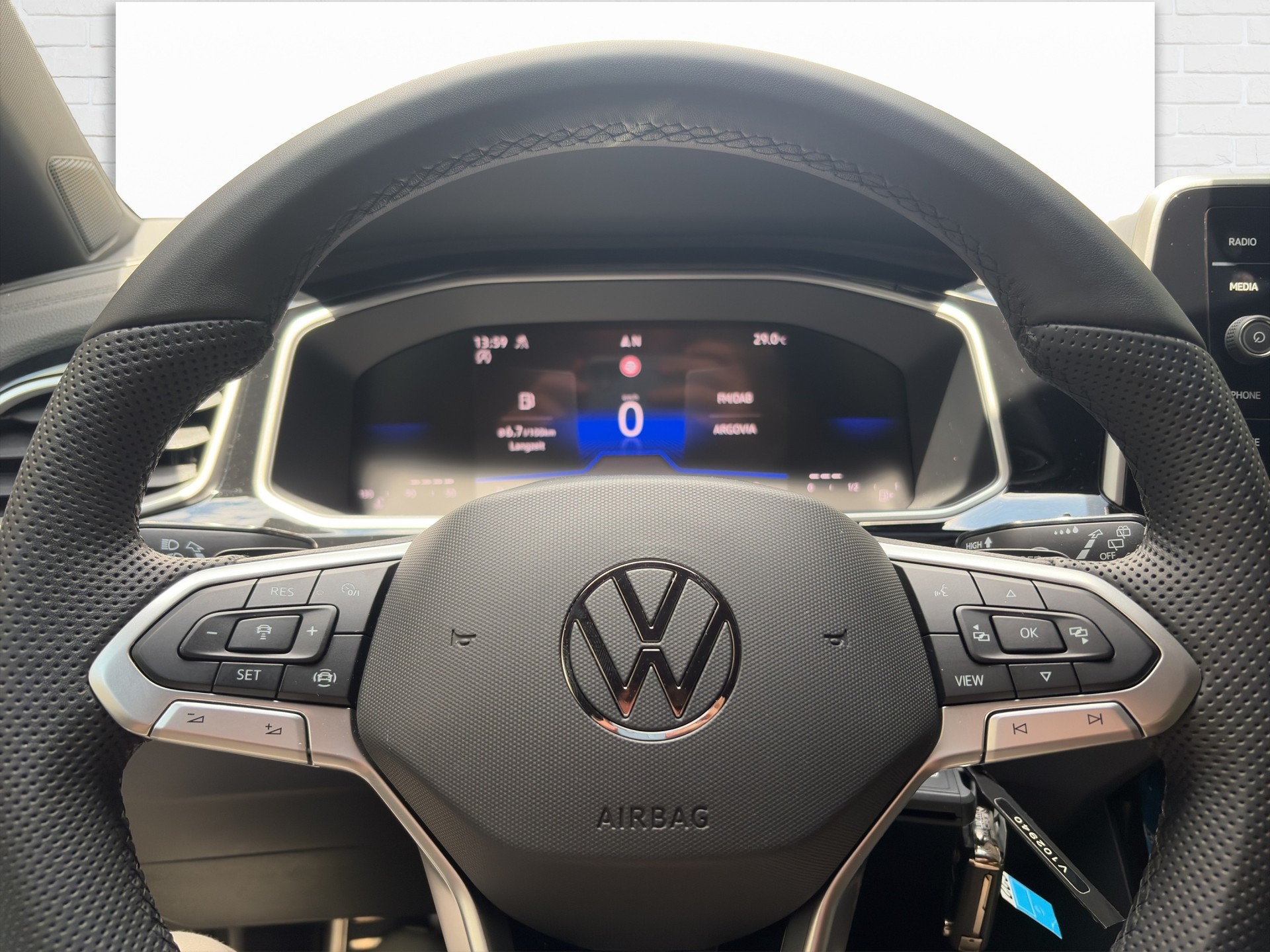 VW T-Roc 1.5 TSI EVO R-Line DSG-image-4
