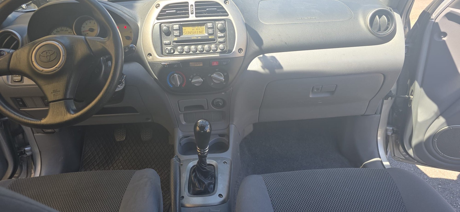 TOYOTA RAV-4 2.0 16V Linea Terra-image-9