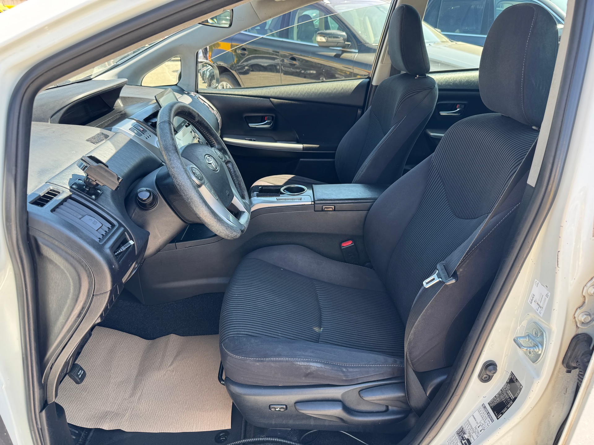TOYOTA Prius+ 1.8 VVT-i HSD Luna-image-8
