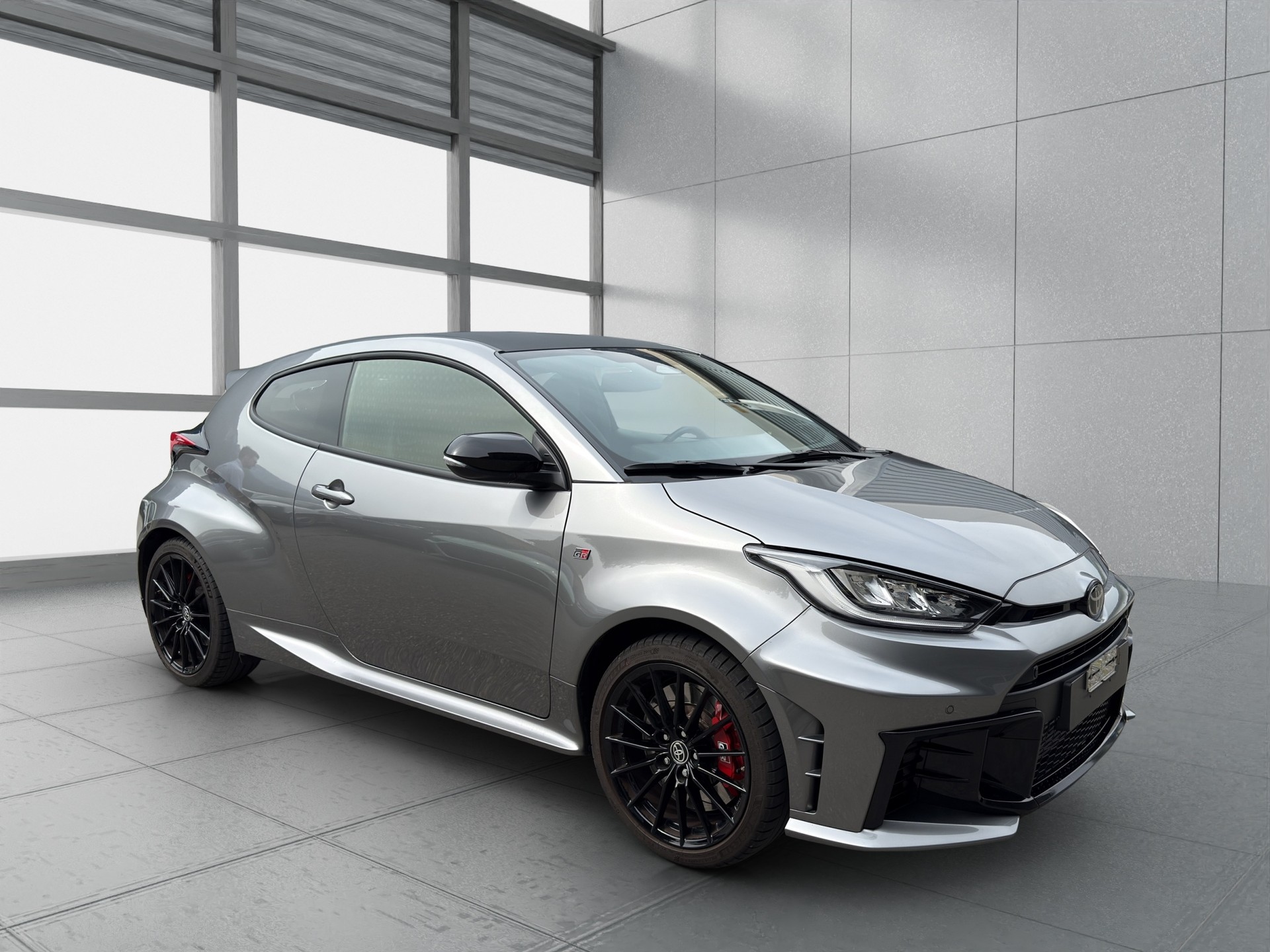 TOYOTA Yaris 1.6 GR Sport A-image-1