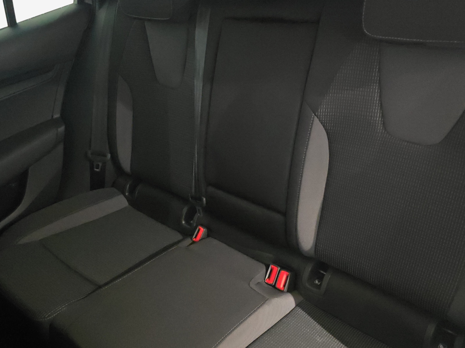SKODA Octavia Combi 2.0 TDI DSG Selection-image-11