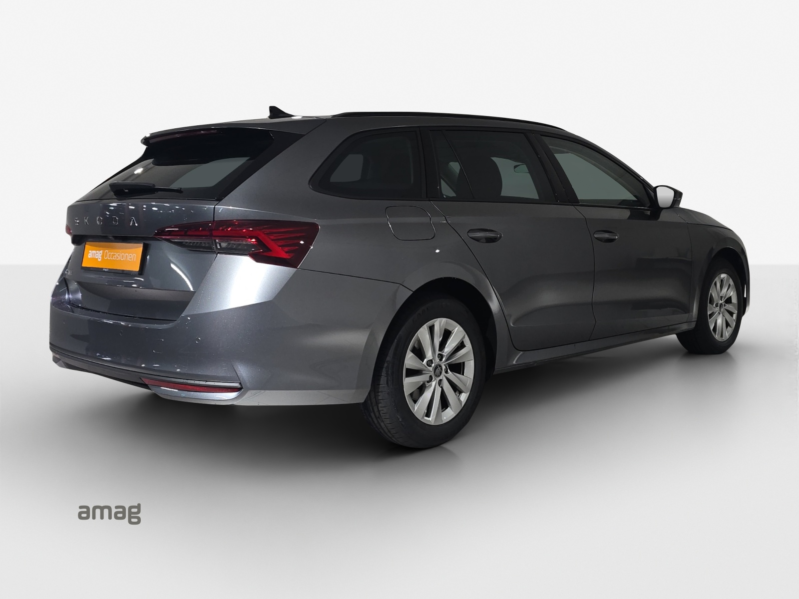 SKODA Octavia Combi 2.0 TDI DSG Selection-image-4