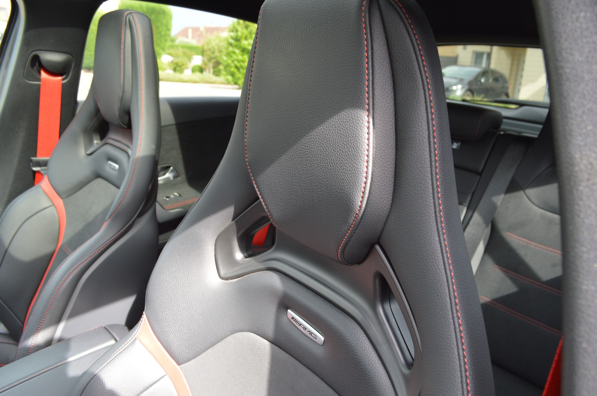 MERCEDES-BENZ A 35 AMG 4Matic Speedshift-image-21