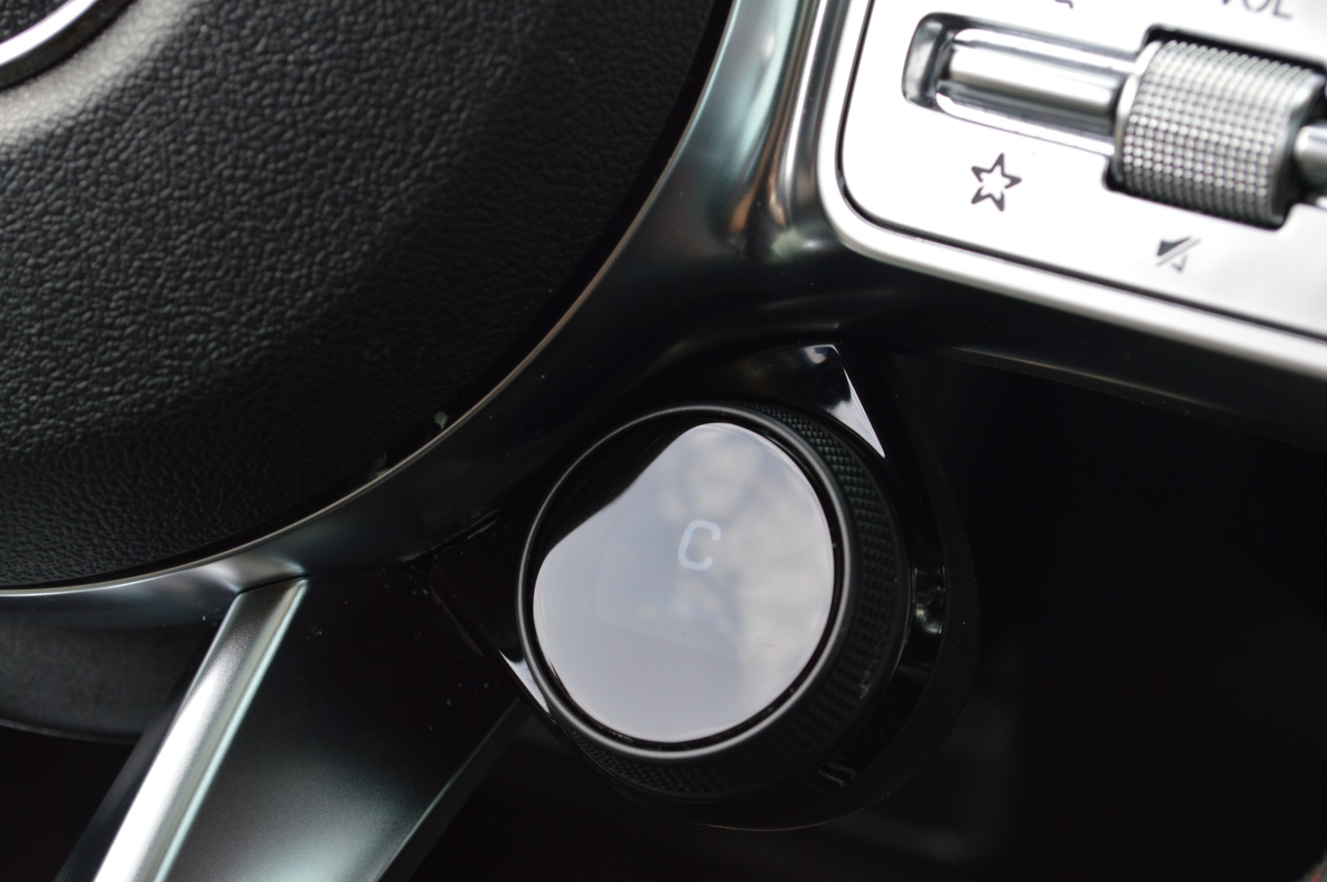 MERCEDES-BENZ A 35 AMG 4Matic Speedshift-image-18