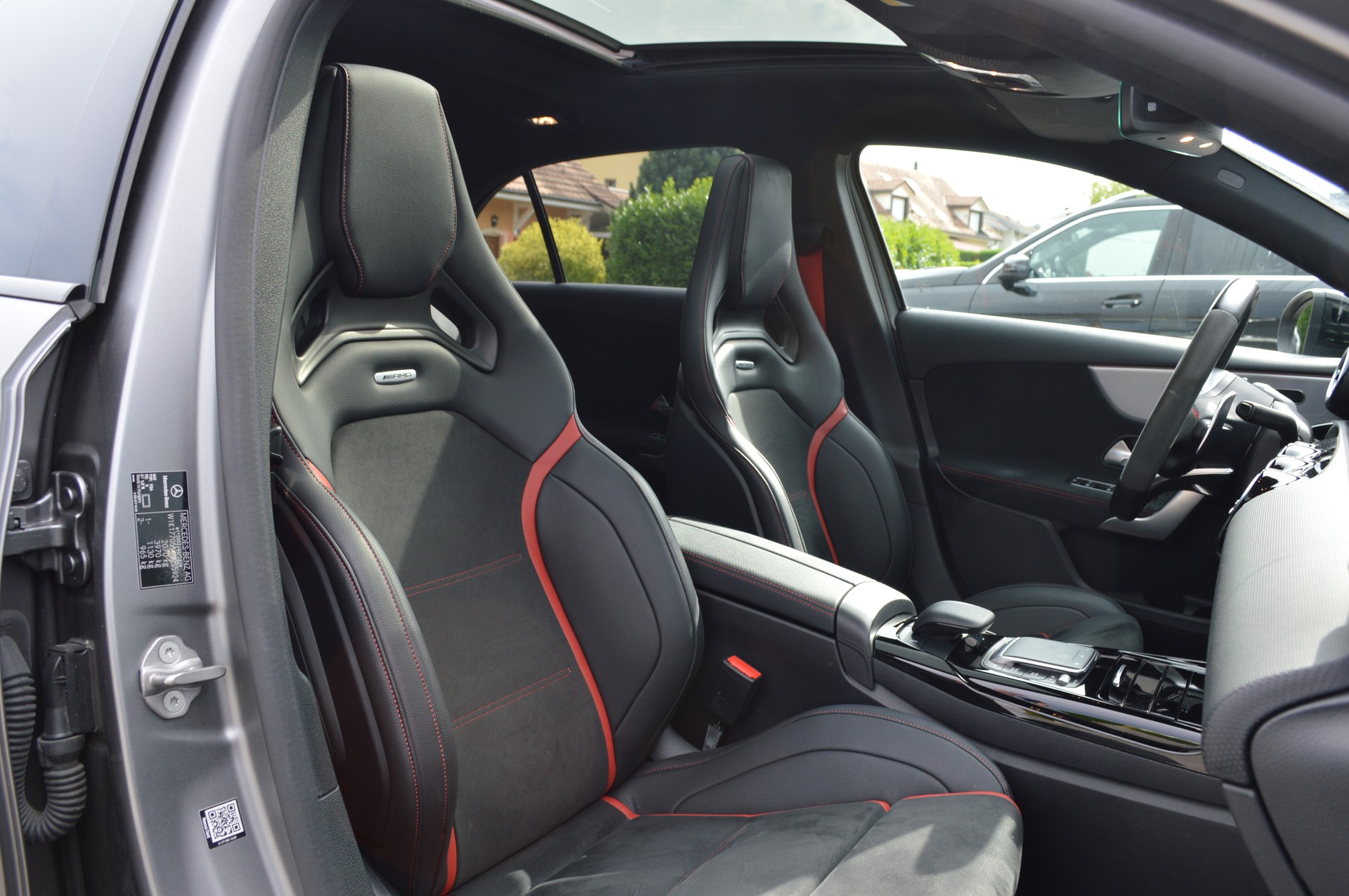 MERCEDES-BENZ A 35 AMG 4Matic Speedshift-image-12