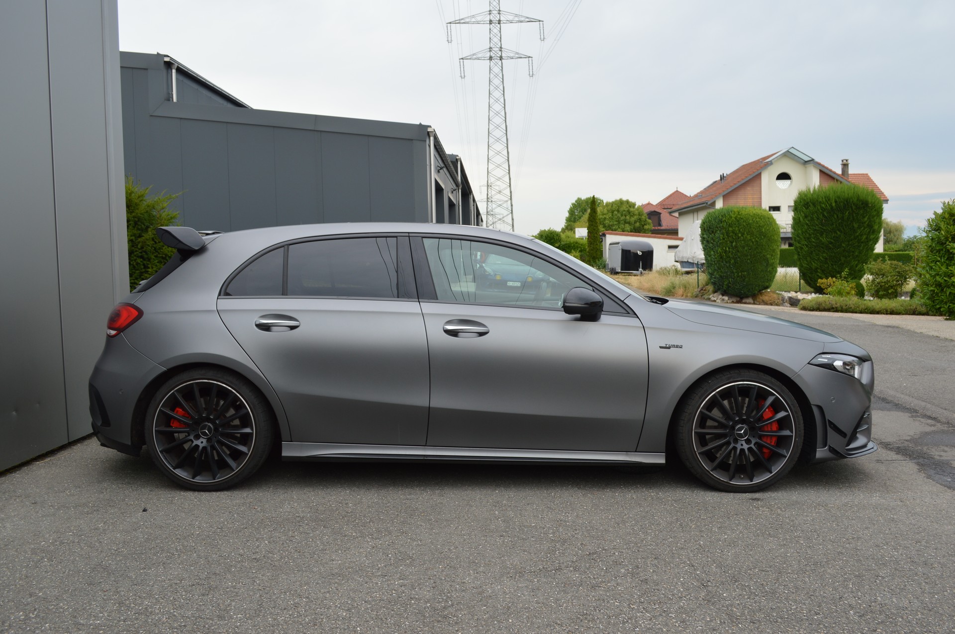 MERCEDES-BENZ A 35 AMG 4Matic Speedshift-image-3