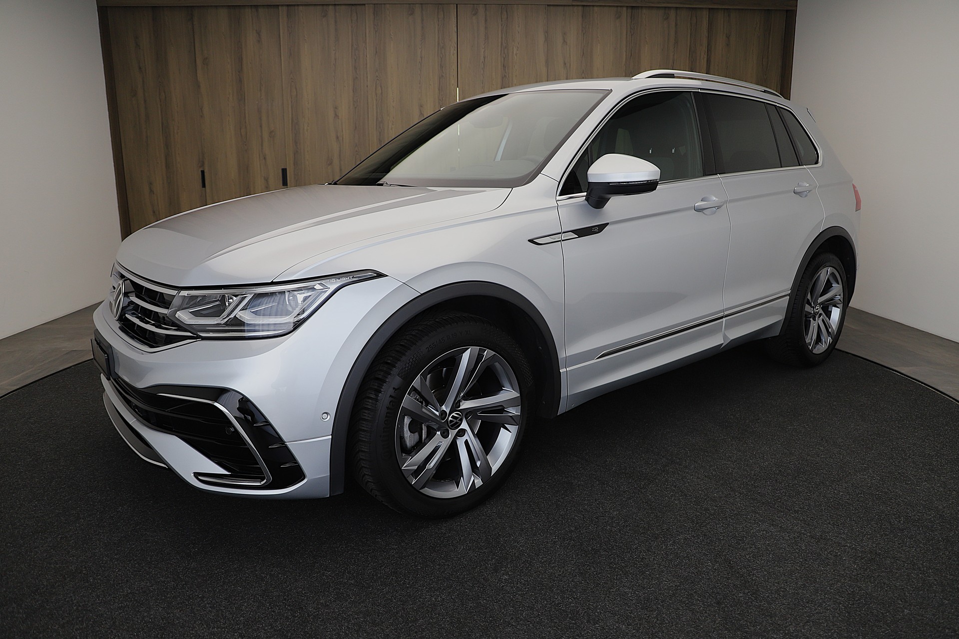 VW Tiguan 2.0TSI R-Line 4Motion DSG-image-0