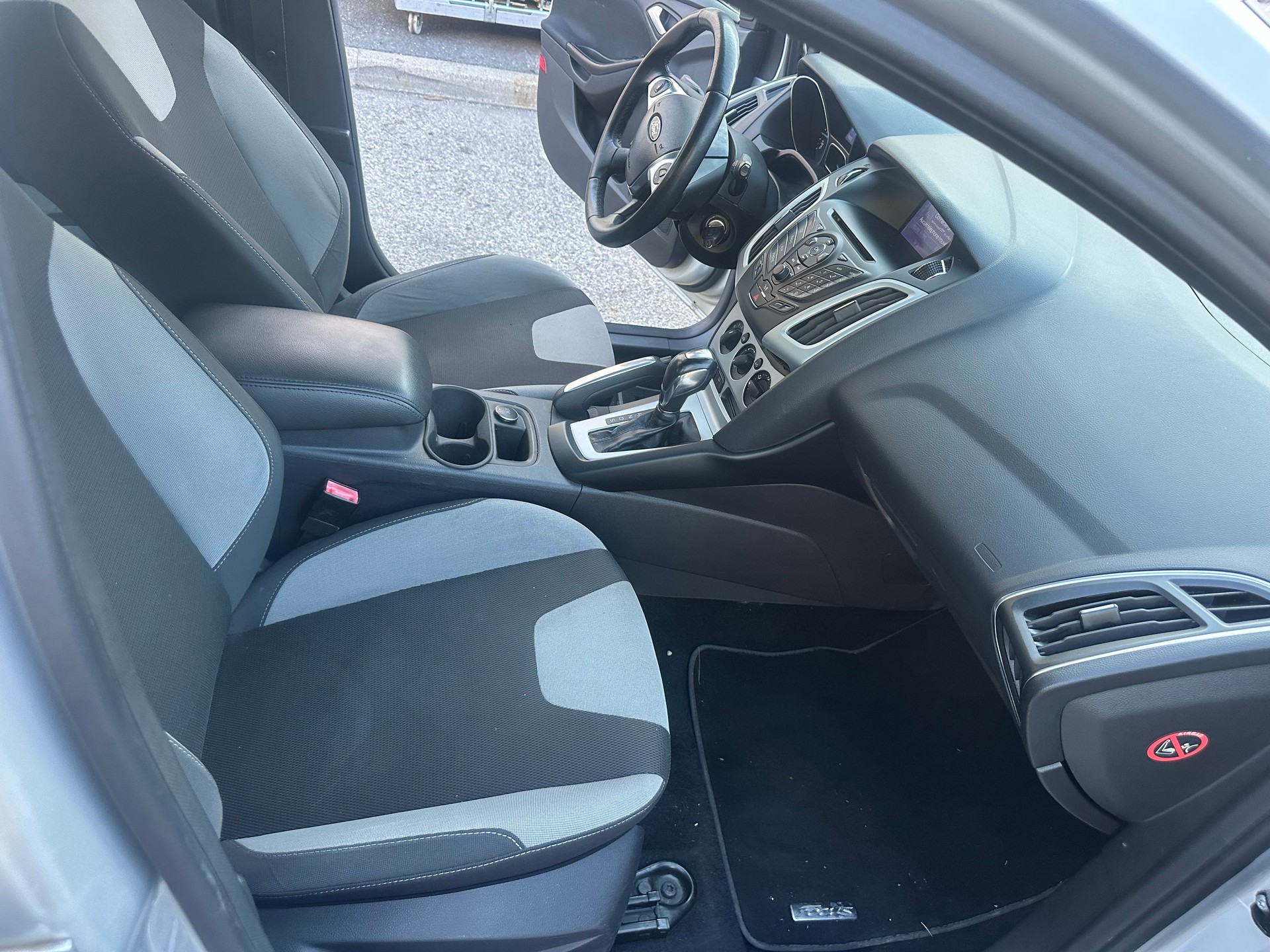 FORD Focus 2.0 TDCi Carving PowerShift-image-12