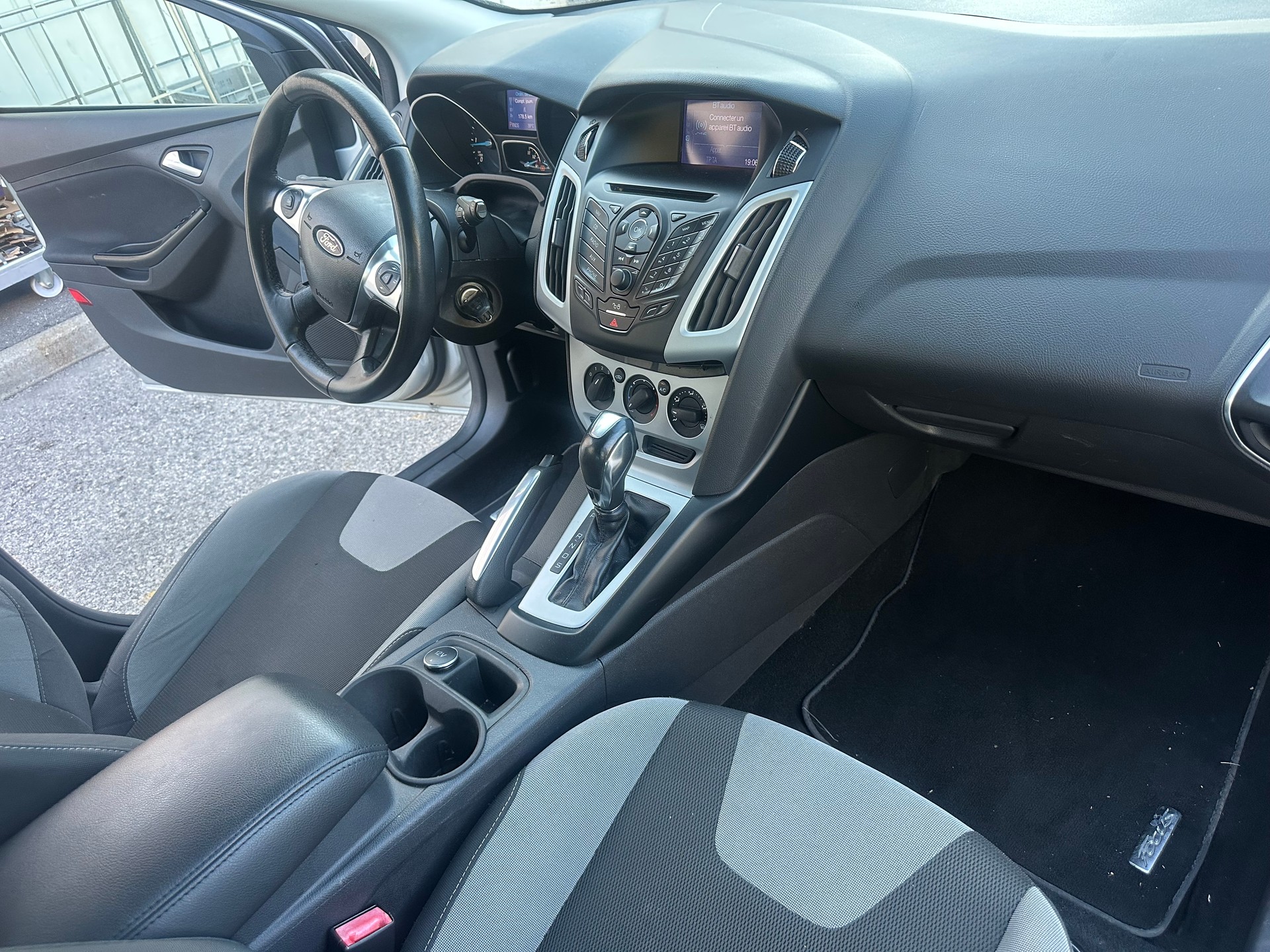 FORD Focus 2.0 TDCi Carving PowerShift-image-13