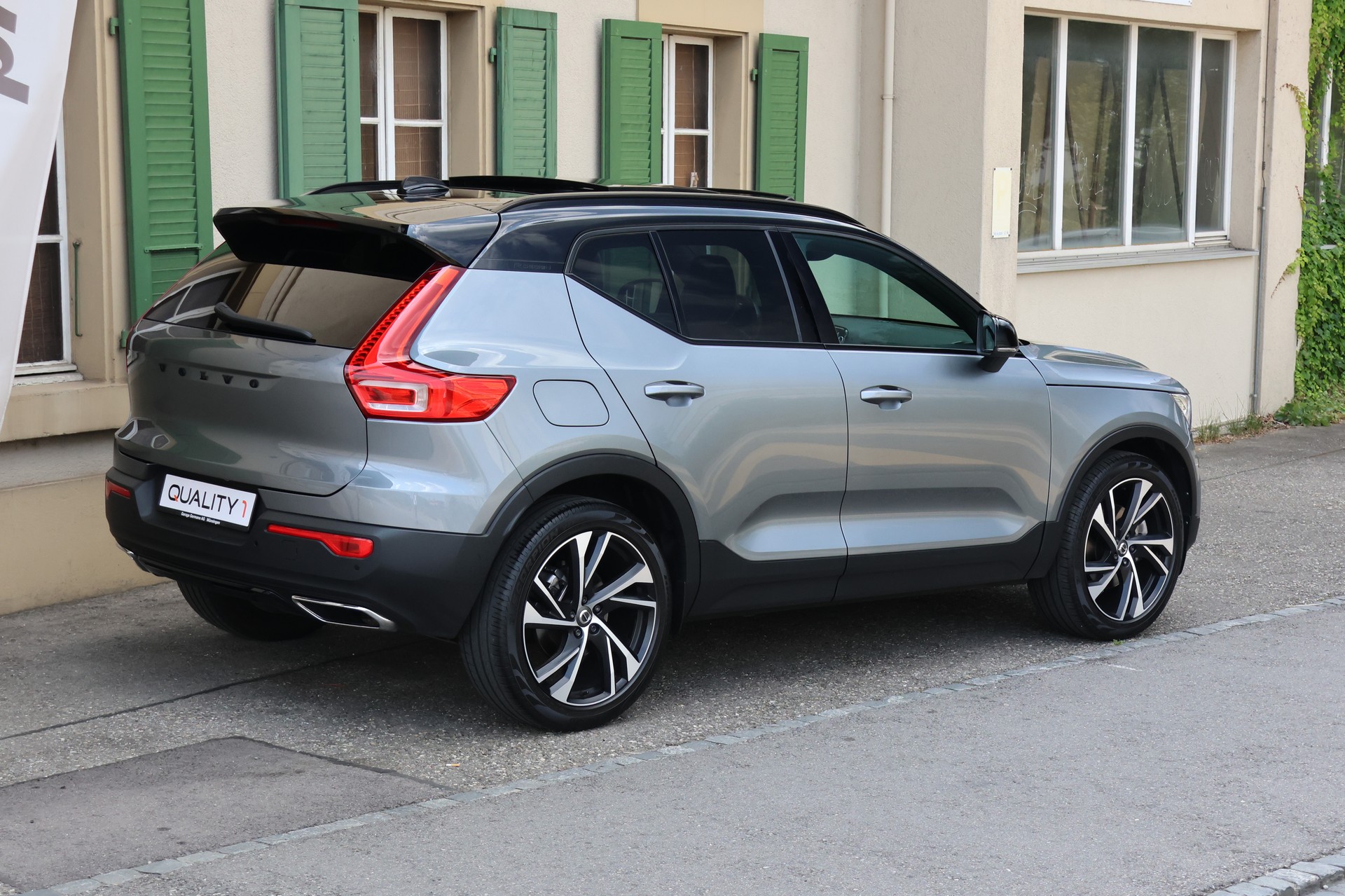 VOLVO XC40 D4 AWD R-Design Geartronic-image-5