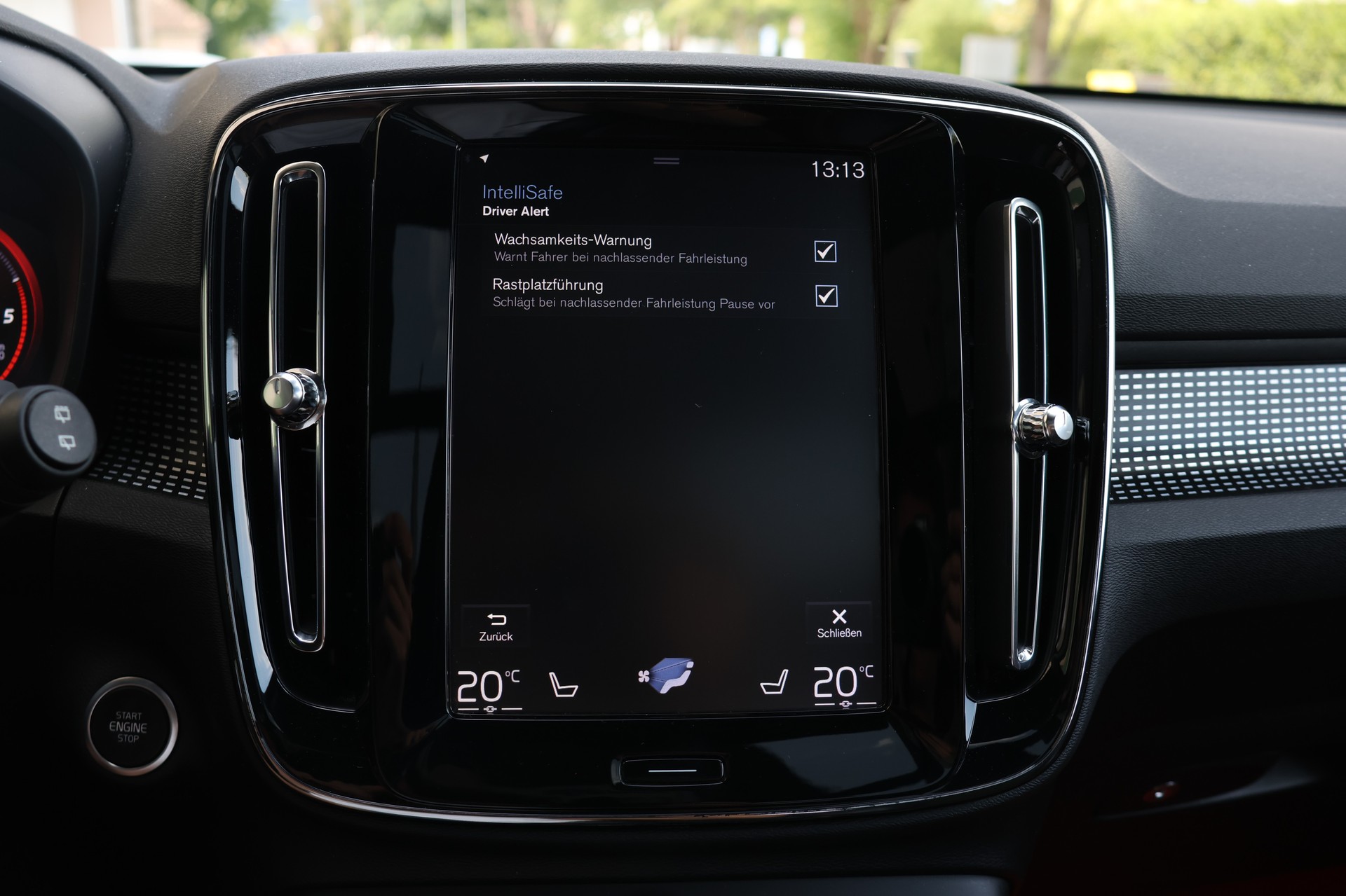 VOLVO XC40 D4 AWD R-Design Geartronic-image-23