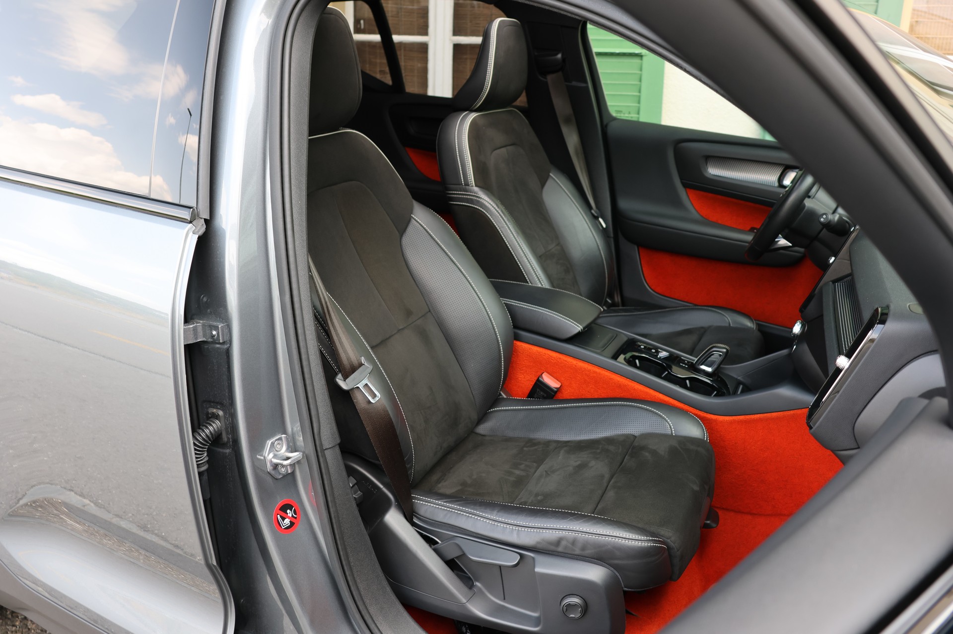 VOLVO XC40 D4 AWD R-Design Geartronic-image-12