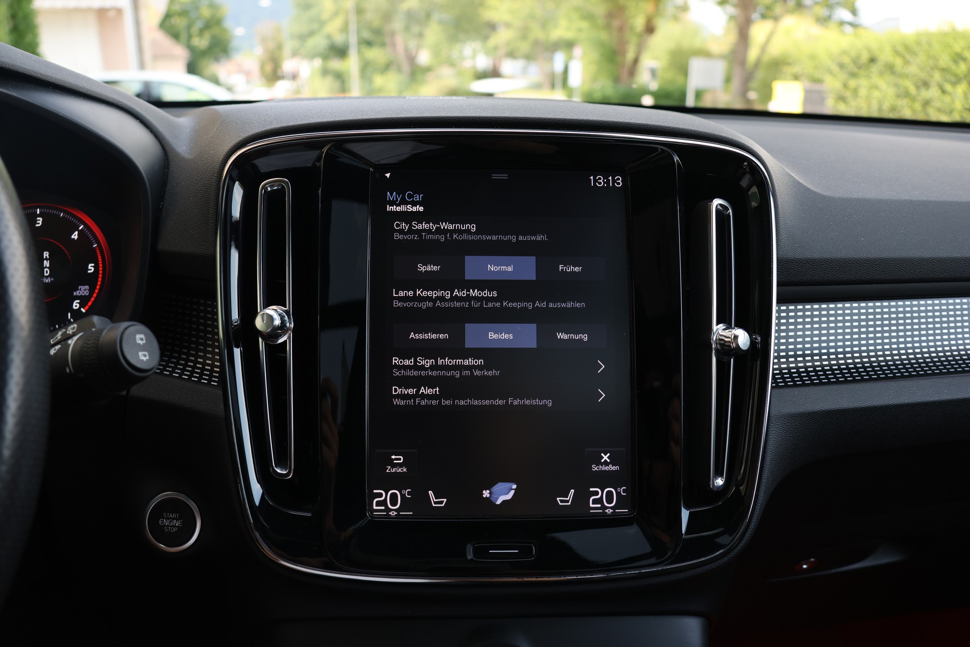 VOLVO XC40 D4 AWD R-Design Geartronic-image-22