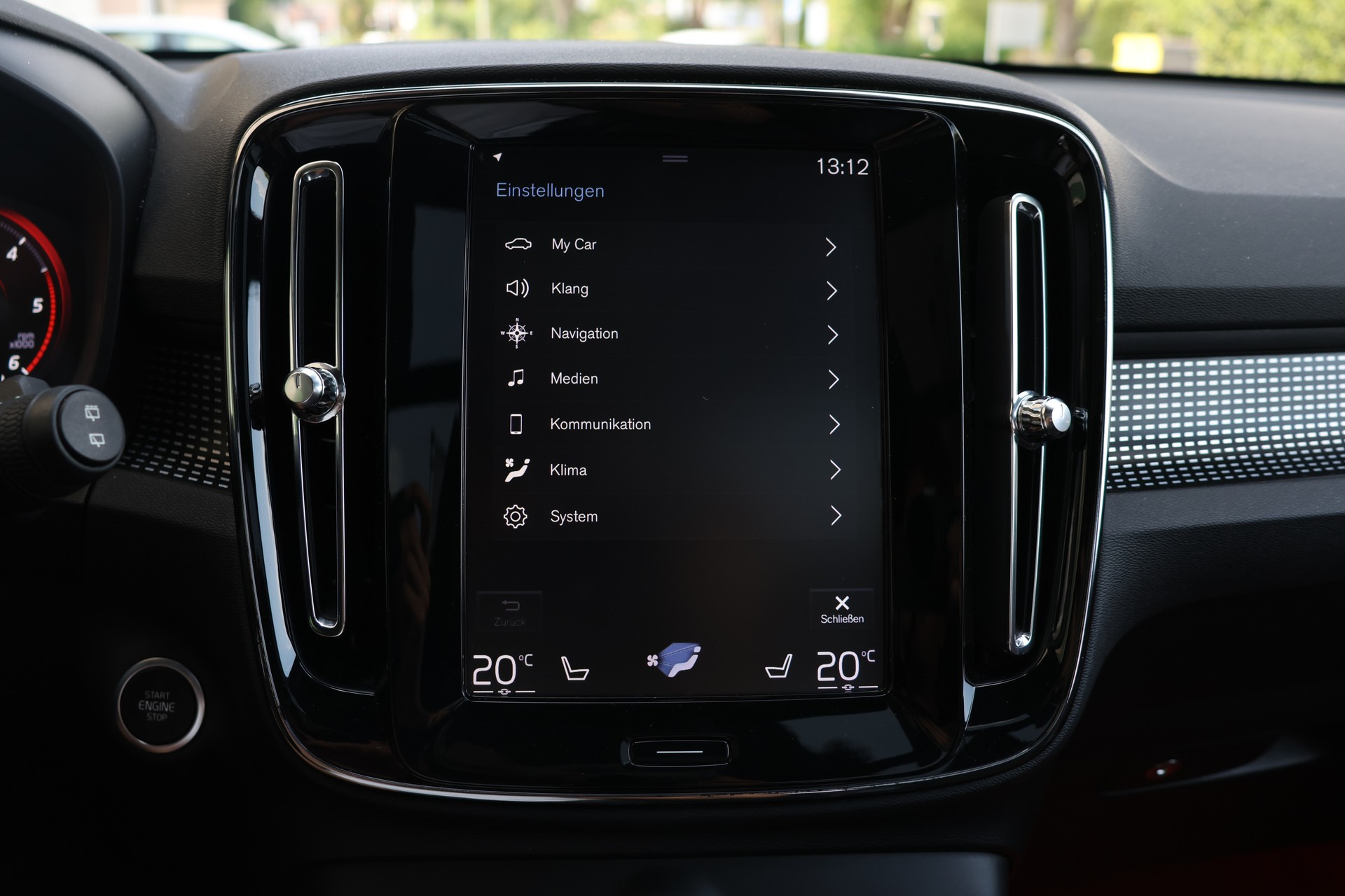 VOLVO XC40 D4 AWD R-Design Geartronic-image-21