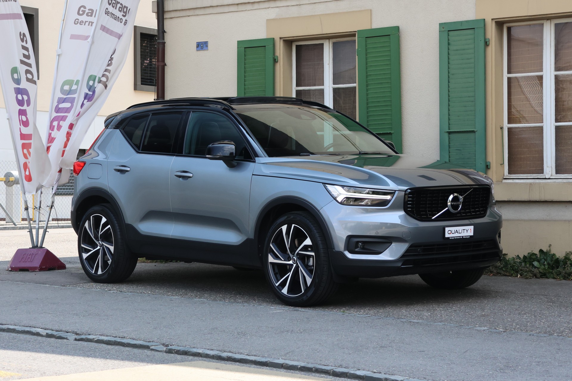 VOLVO XC40 D4 AWD R-Design Geartronic-showroom-element-3