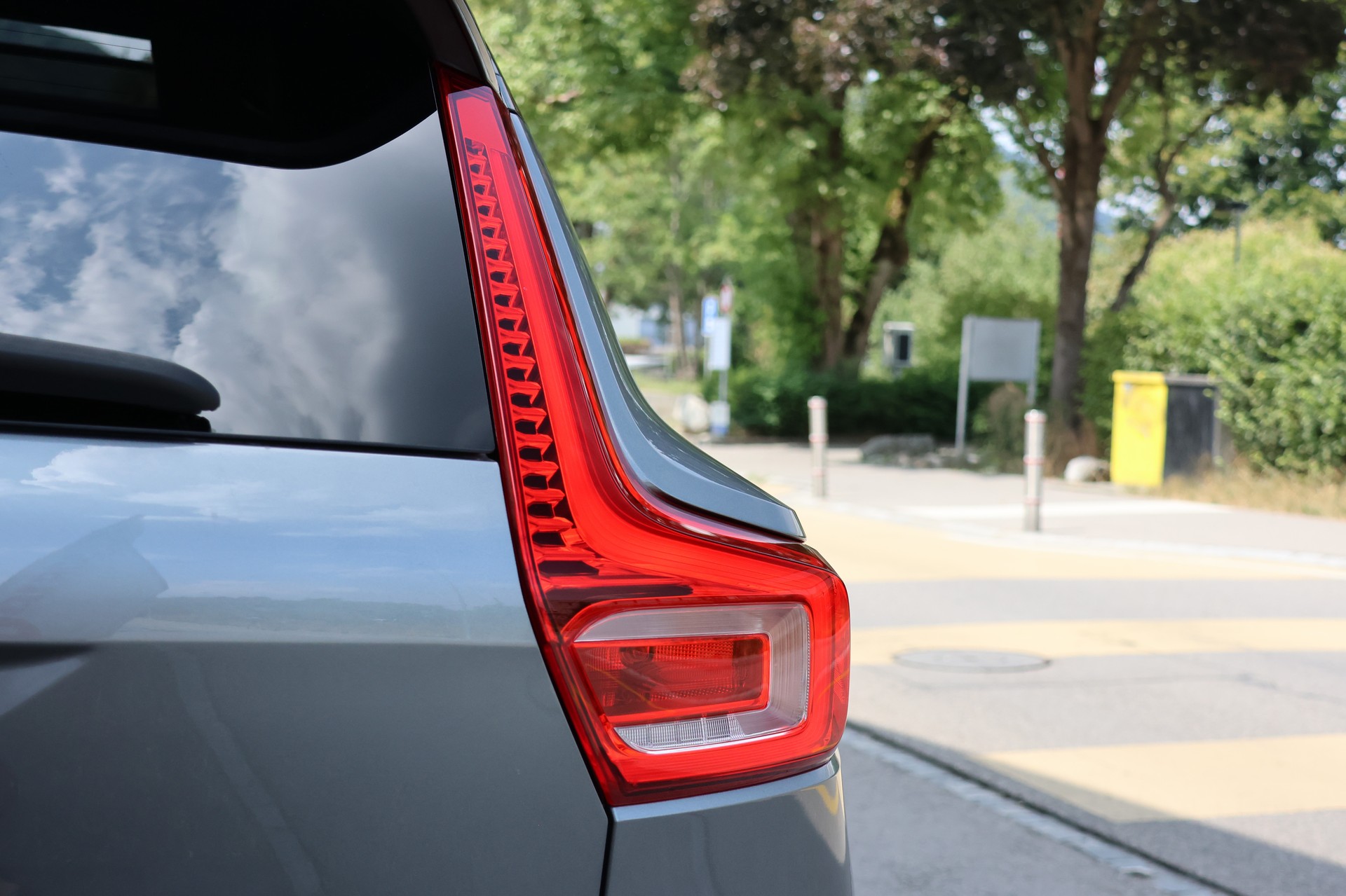 VOLVO XC40 D4 AWD R-Design Geartronic-image-6