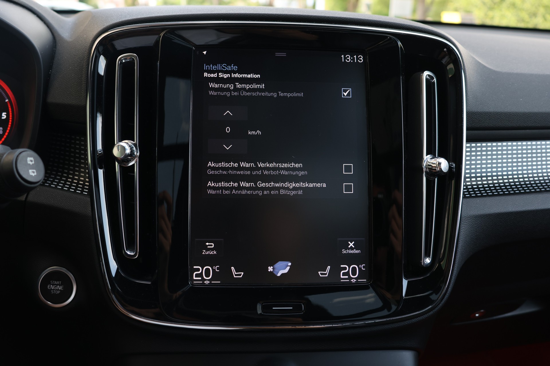 VOLVO XC40 D4 AWD R-Design Geartronic-image-24