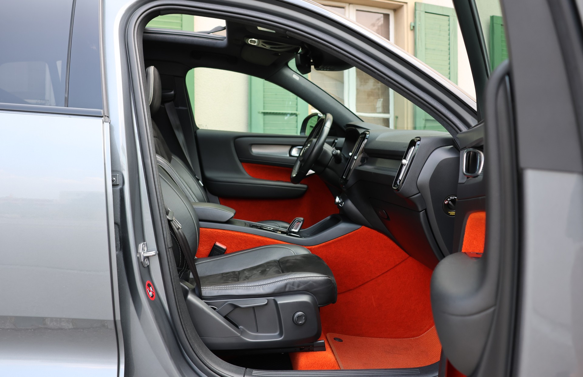 VOLVO XC40 D4 AWD R-Design Geartronic-image-11
